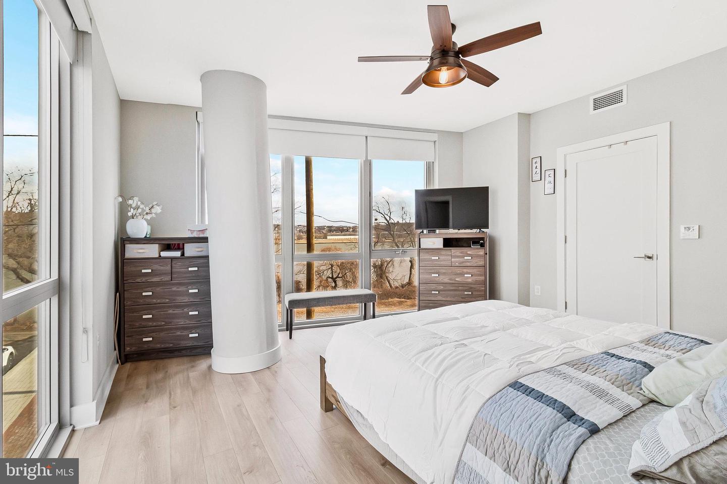 88 V ST SW #201, WASHINGTON, District Of Columbia 20024, 2 Bedrooms Bedrooms, ,2 BathroomsBathrooms,Residential,For sale,88 V ST SW #201,DCDC2227580 MLS # DCDC2227580