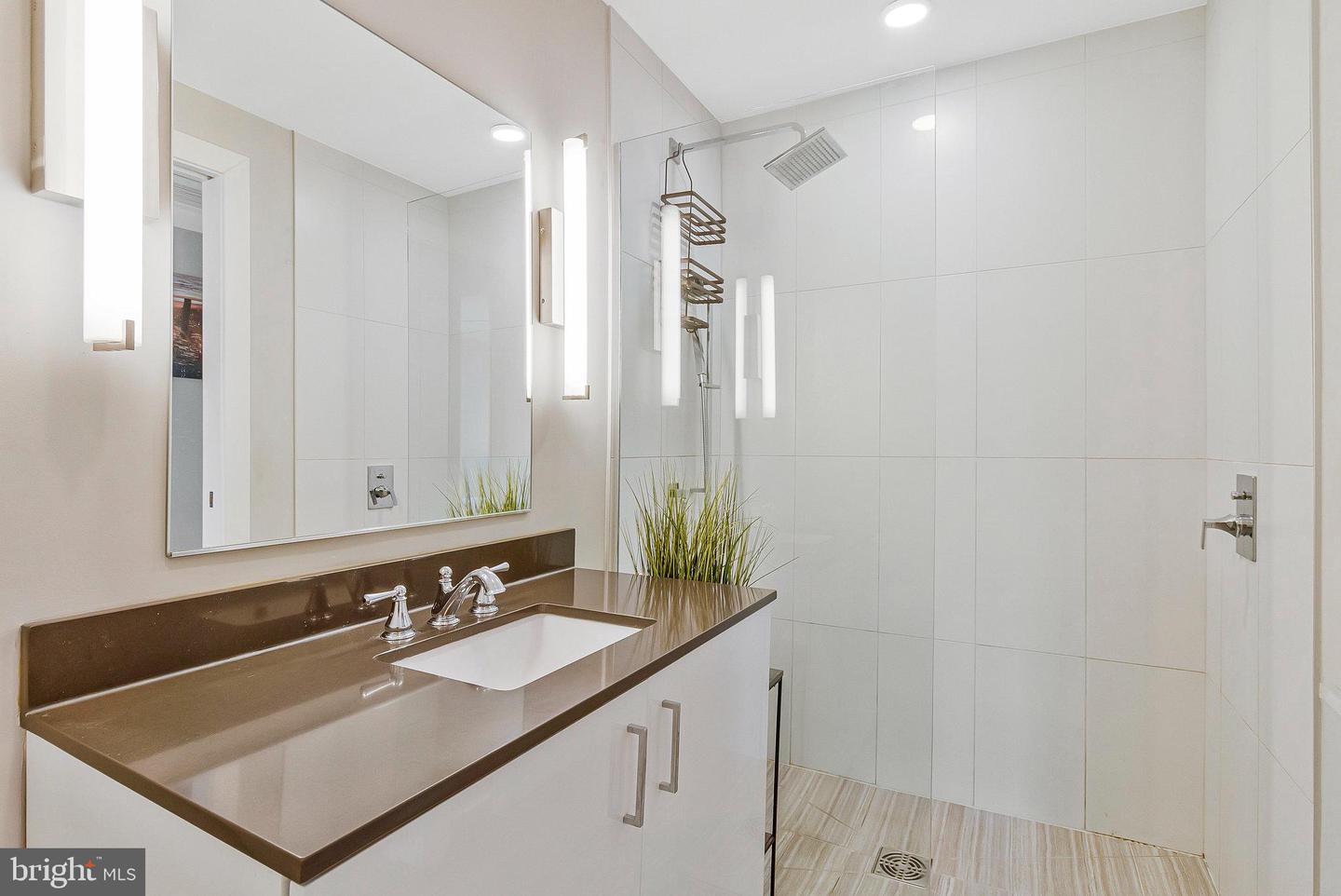 88 V ST SW #201, WASHINGTON, District Of Columbia 20024, 2 Bedrooms Bedrooms, ,2 BathroomsBathrooms,Residential,For sale,88 V ST SW #201,DCDC2227580 MLS # DCDC2227580