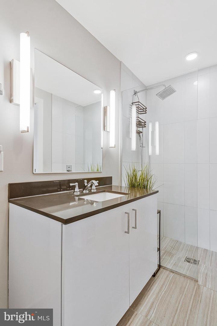 88 V ST SW #201, WASHINGTON, District Of Columbia 20024, 2 Bedrooms Bedrooms, ,2 BathroomsBathrooms,Residential,For sale,88 V ST SW #201,DCDC2227580 MLS # DCDC2227580