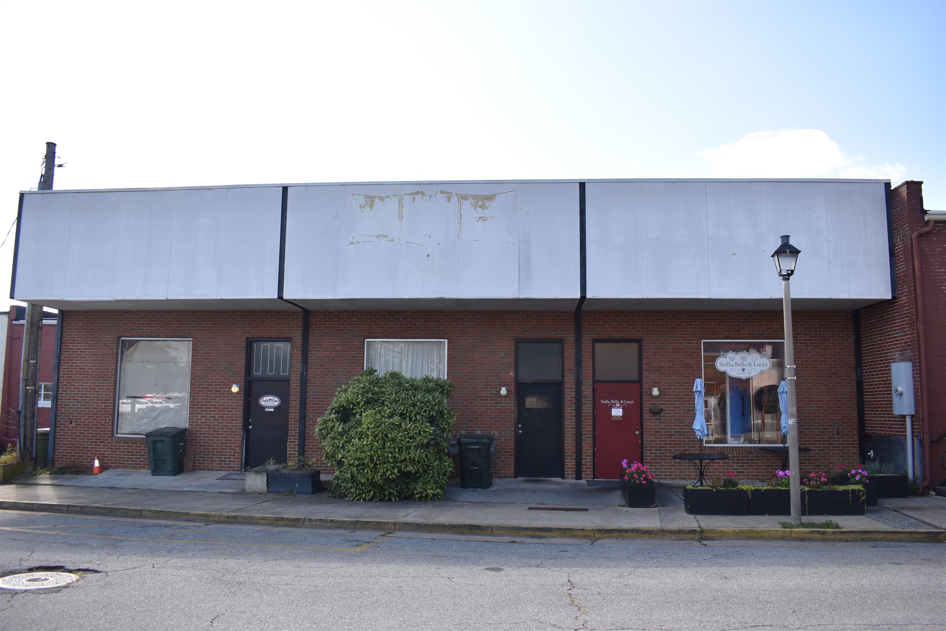 323 W MAIN ST, WAYNESBORO, Virginia 22980, ,Commercial,323 W MAIN ST,670171 MLS # 670171