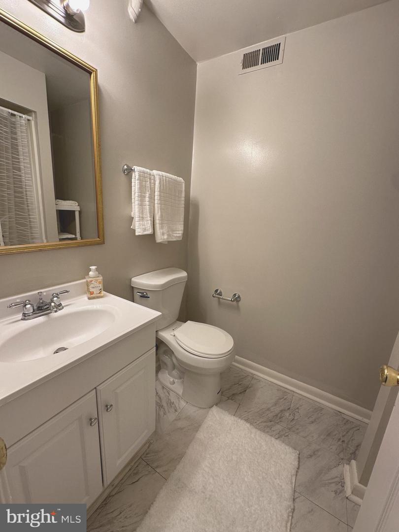 5976 ANNABERG PL #168, BURKE, Virginia 22015, 3 Bedrooms Bedrooms, ,3 BathroomsBathrooms,Residential,For sale,5976 ANNABERG PL #168,VAFX2243166 MLS # VAFX2243166