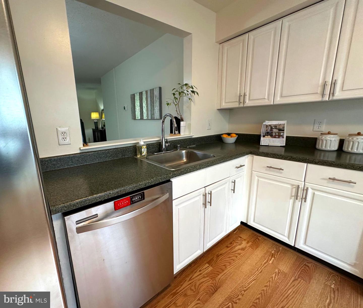 5976 ANNABERG PL #168, BURKE, Virginia 22015, 3 Bedrooms Bedrooms, ,3 BathroomsBathrooms,Residential,For sale,5976 ANNABERG PL #168,VAFX2243166 MLS # VAFX2243166