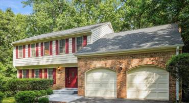 9814 NATICK RD, BURKE, Virginia 22015, 6 Bedrooms Bedrooms, ,3 BathroomsBathrooms,Residential,For sale,9814 NATICK RD,VAFX2255456 MLS # VAFX2255456