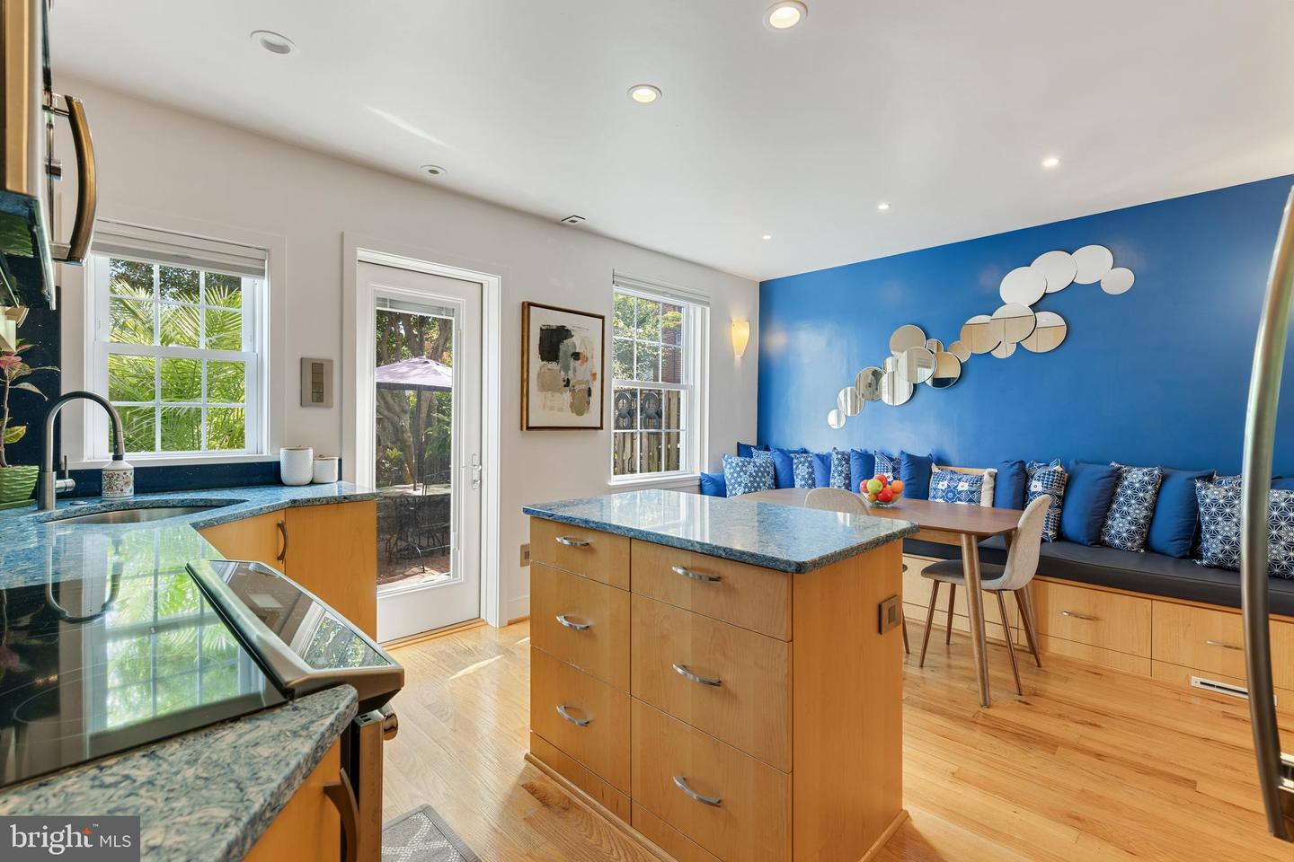 4427 36TH ST S, ARLINGTON, Virginia 22206, 2 Bedrooms Bedrooms, ,2 BathroomsBathrooms,Residential,For sale,4427 36TH ST S,VAAR2061722 MLS # VAAR2061722