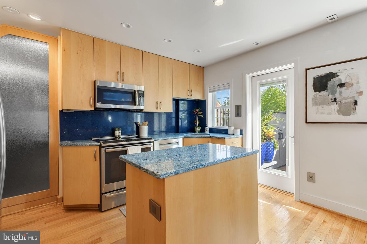 4427 36TH ST S, ARLINGTON, Virginia 22206, 2 Bedrooms Bedrooms, ,2 BathroomsBathrooms,Residential,For sale,4427 36TH ST S,VAAR2061722 MLS # VAAR2061722