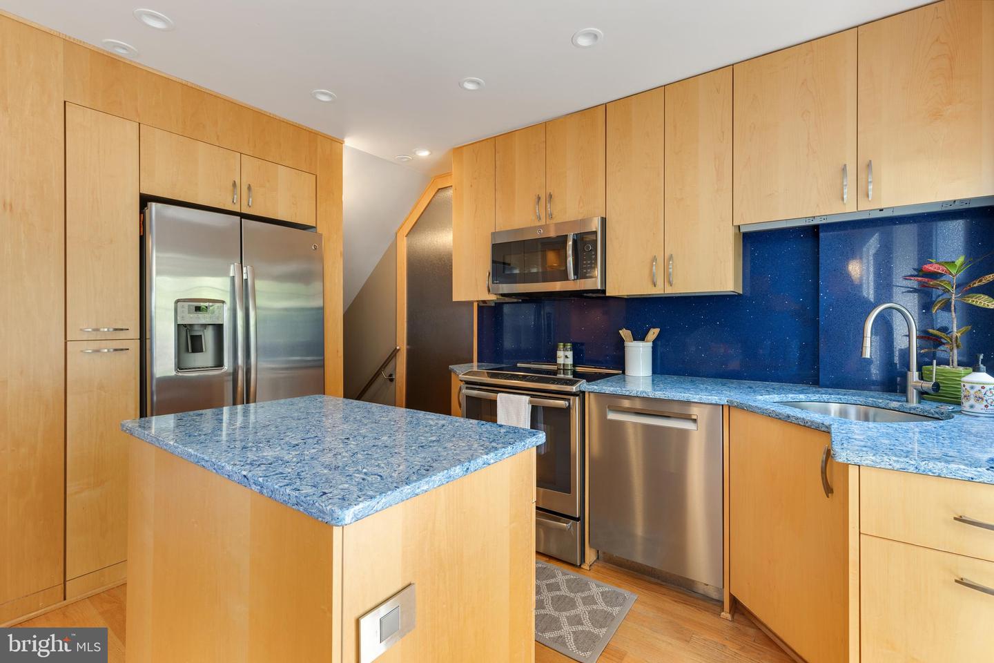 4427 36TH ST S, ARLINGTON, Virginia 22206, 2 Bedrooms Bedrooms, ,2 BathroomsBathrooms,Residential,For sale,4427 36TH ST S,VAAR2061722 MLS # VAAR2061722