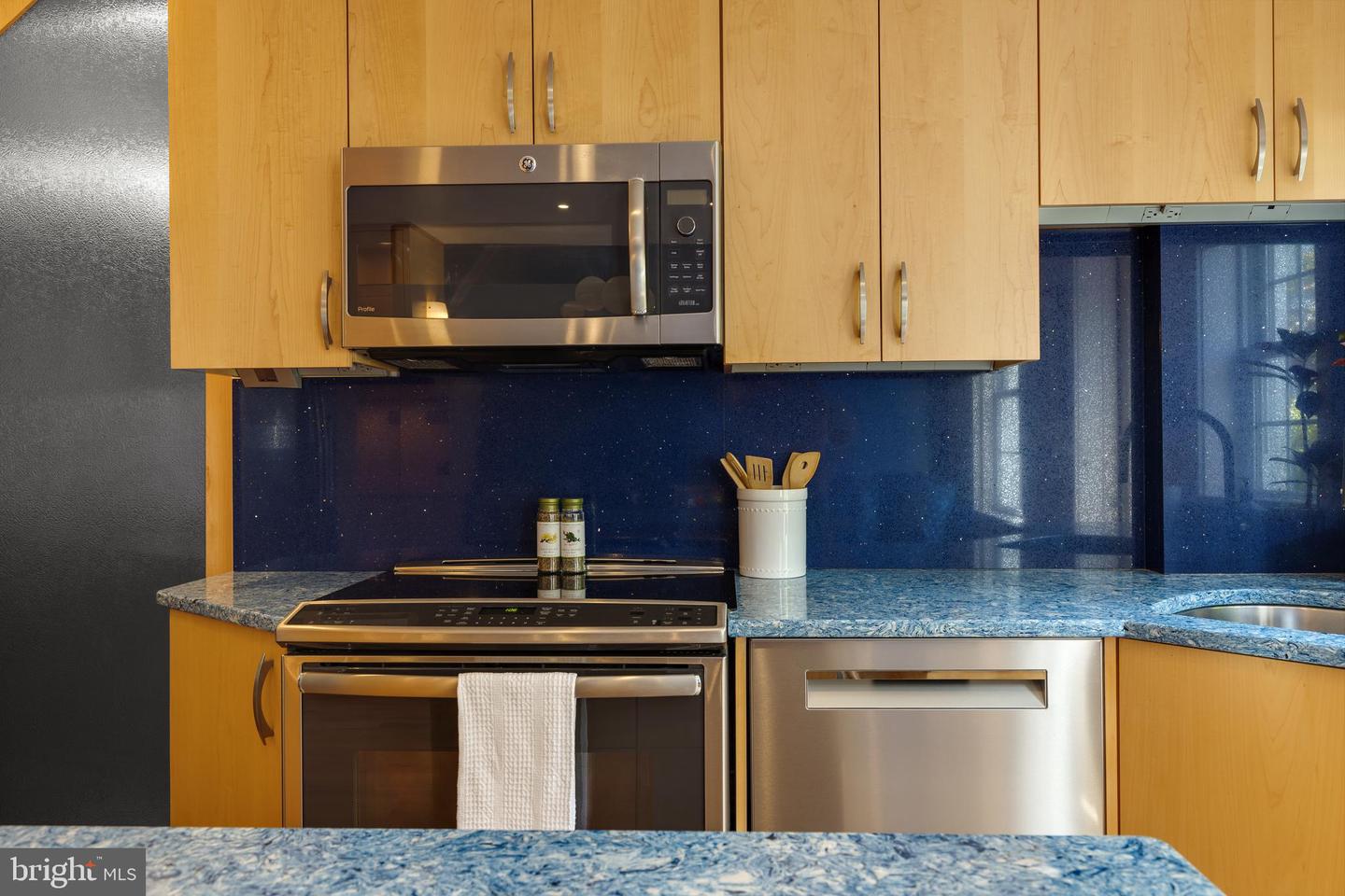 4427 36TH ST S, ARLINGTON, Virginia 22206, 2 Bedrooms Bedrooms, ,2 BathroomsBathrooms,Residential,For sale,4427 36TH ST S,VAAR2061722 MLS # VAAR2061722