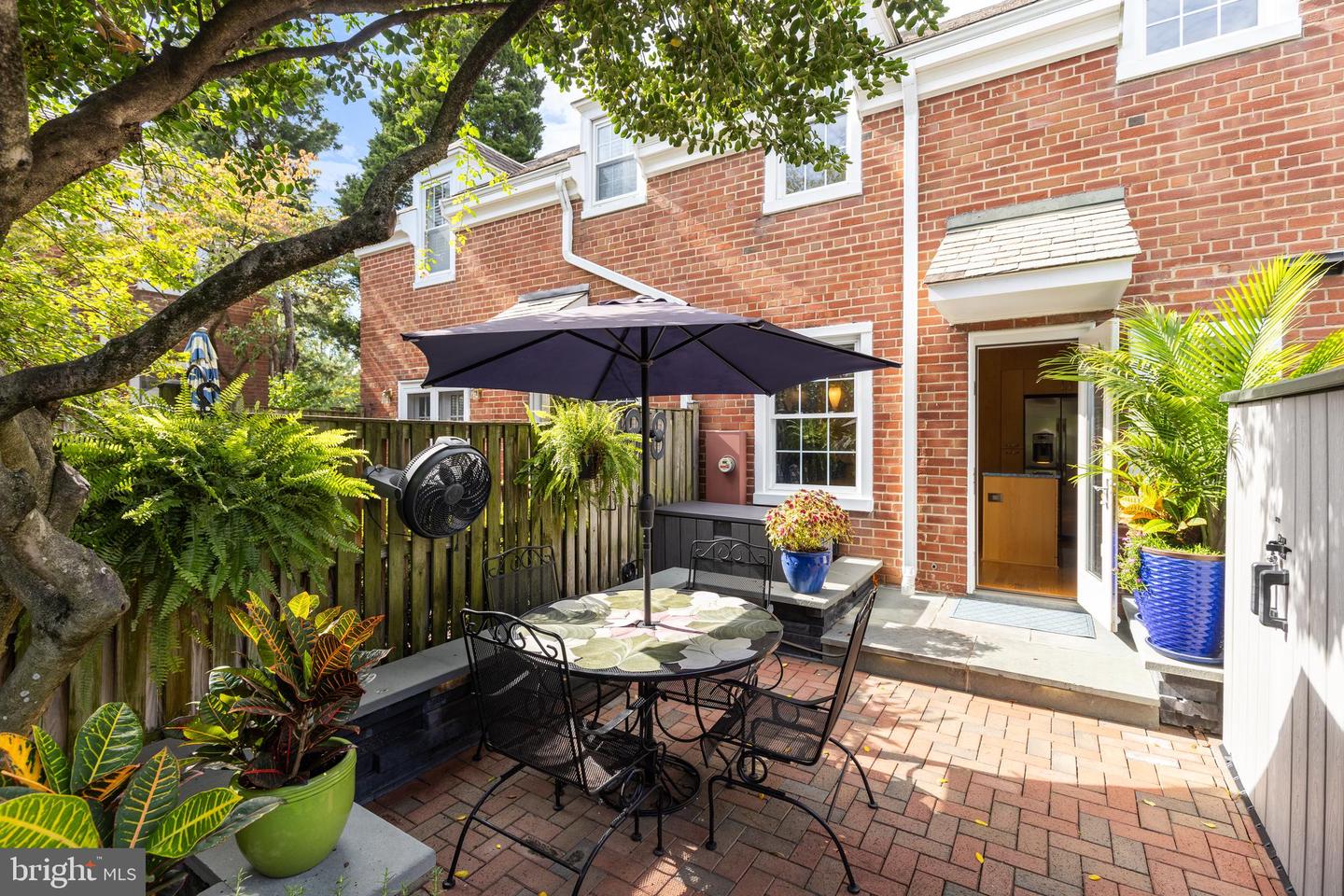 4427 36TH ST S, ARLINGTON, Virginia 22206, 2 Bedrooms Bedrooms, ,2 BathroomsBathrooms,Residential,For sale,4427 36TH ST S,VAAR2061722 MLS # VAAR2061722