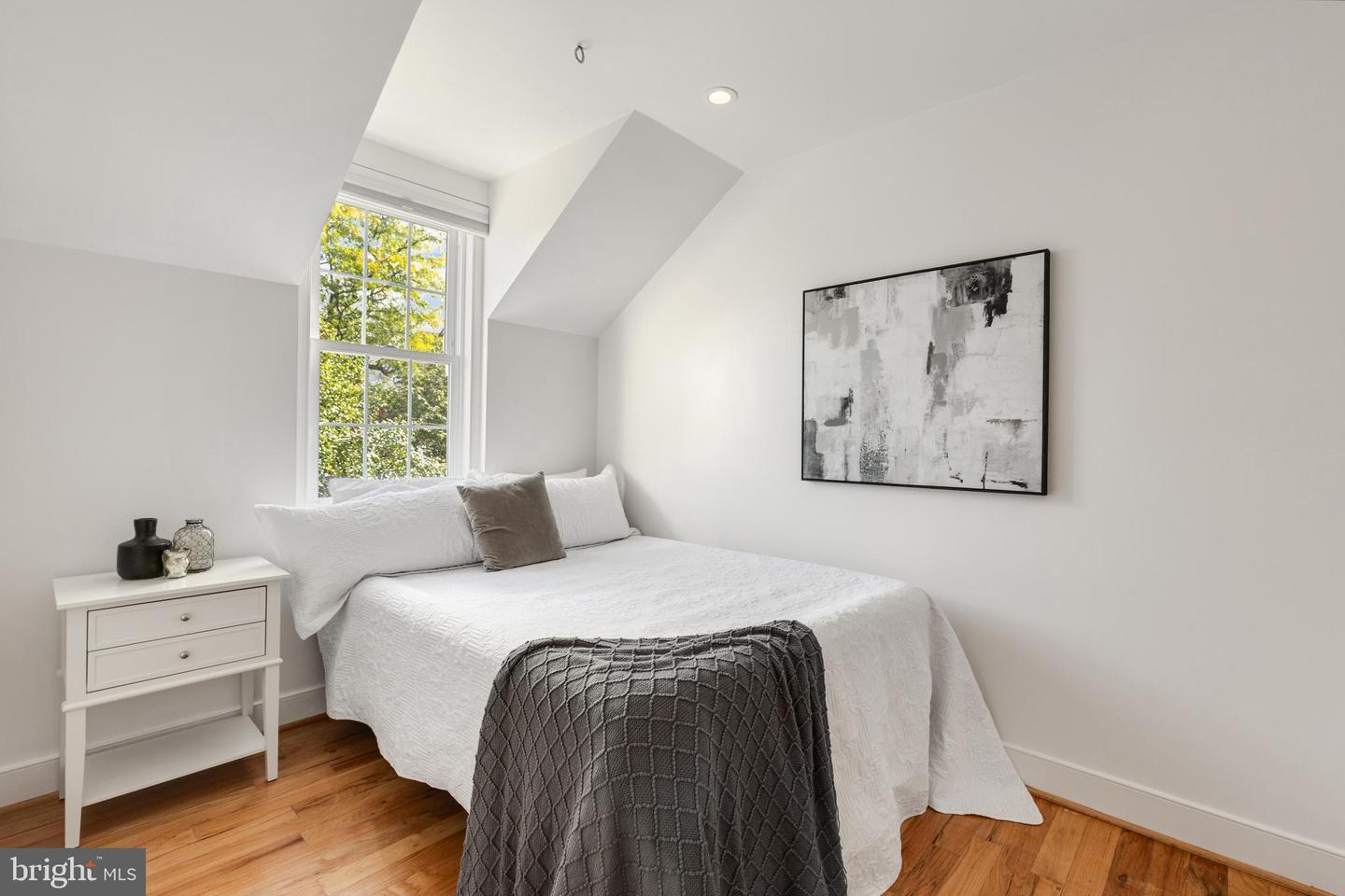 4427 36TH ST S, ARLINGTON, Virginia 22206, 2 Bedrooms Bedrooms, ,2 BathroomsBathrooms,Residential,For sale,4427 36TH ST S,VAAR2061722 MLS # VAAR2061722