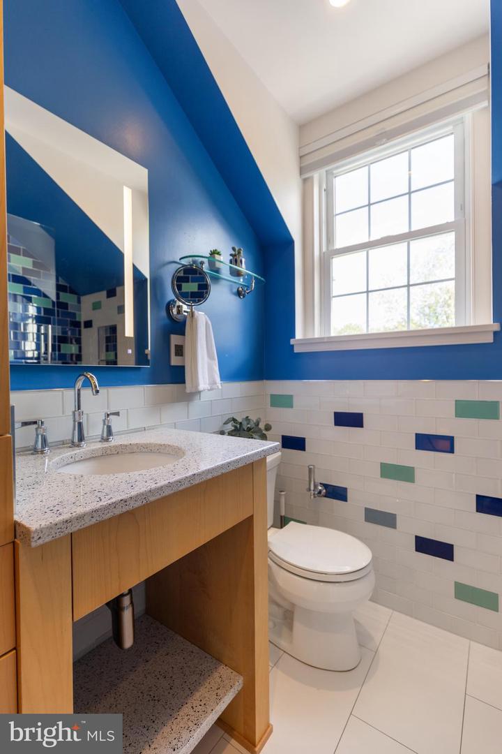 4427 36TH ST S, ARLINGTON, Virginia 22206, 2 Bedrooms Bedrooms, ,2 BathroomsBathrooms,Residential,For sale,4427 36TH ST S,VAAR2061722 MLS # VAAR2061722