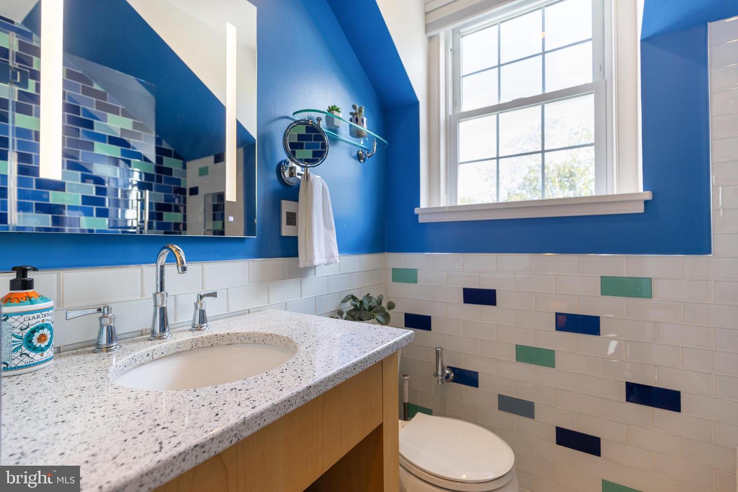 4427 36TH ST S, ARLINGTON, Virginia 22206, 2 Bedrooms Bedrooms, ,2 BathroomsBathrooms,Residential,For sale,4427 36TH ST S,VAAR2061722 MLS # VAAR2061722