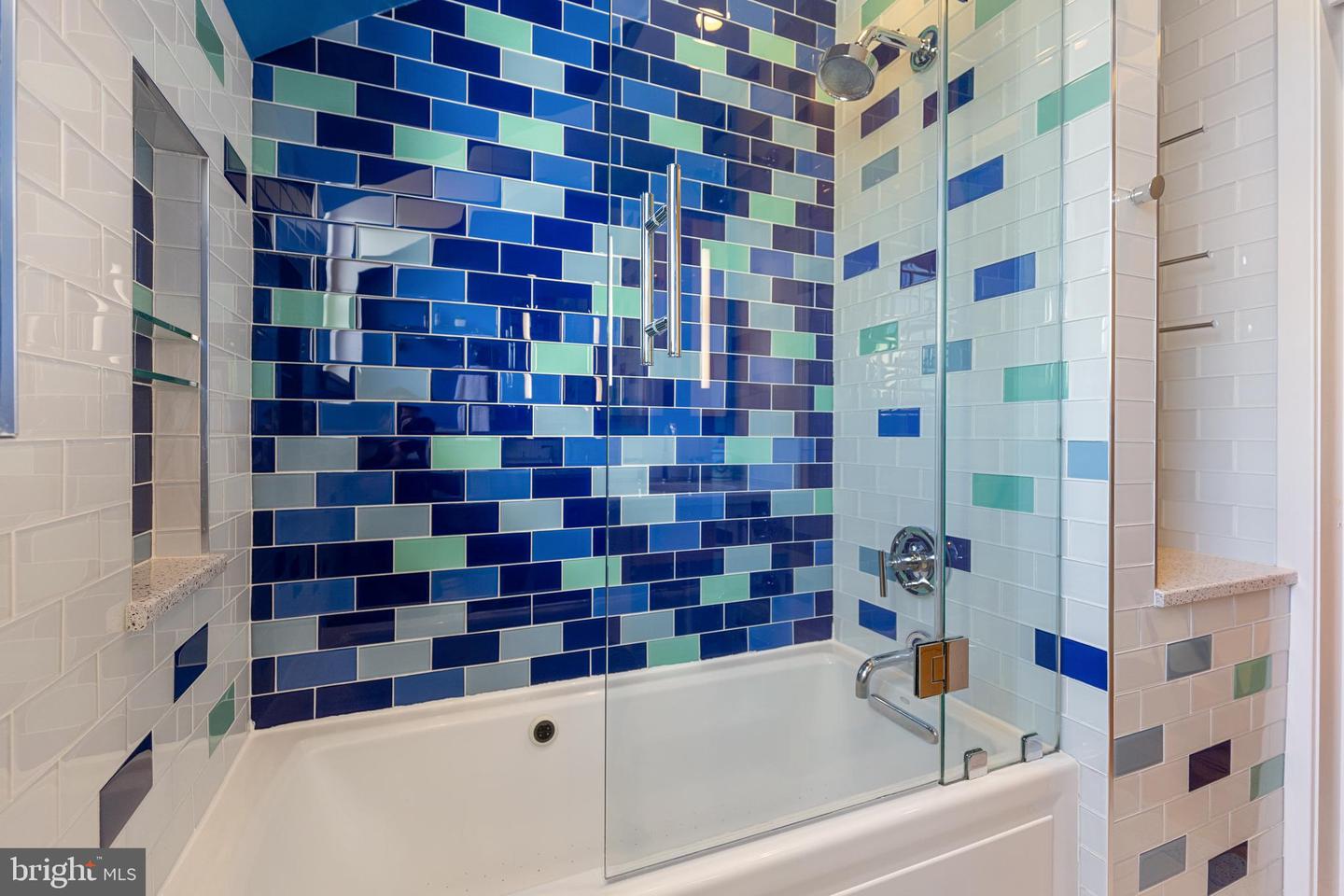 4427 36TH ST S, ARLINGTON, Virginia 22206, 2 Bedrooms Bedrooms, ,2 BathroomsBathrooms,Residential,For sale,4427 36TH ST S,VAAR2061722 MLS # VAAR2061722
