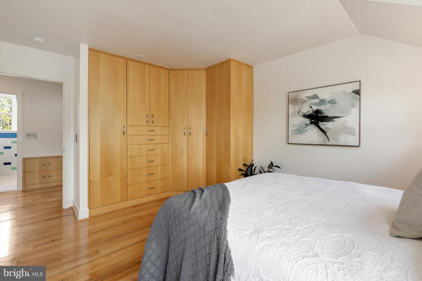 4427 36TH ST S, ARLINGTON, Virginia 22206, 2 Bedrooms Bedrooms, ,2 BathroomsBathrooms,Residential,For sale,4427 36TH ST S,VAAR2061722 MLS # VAAR2061722