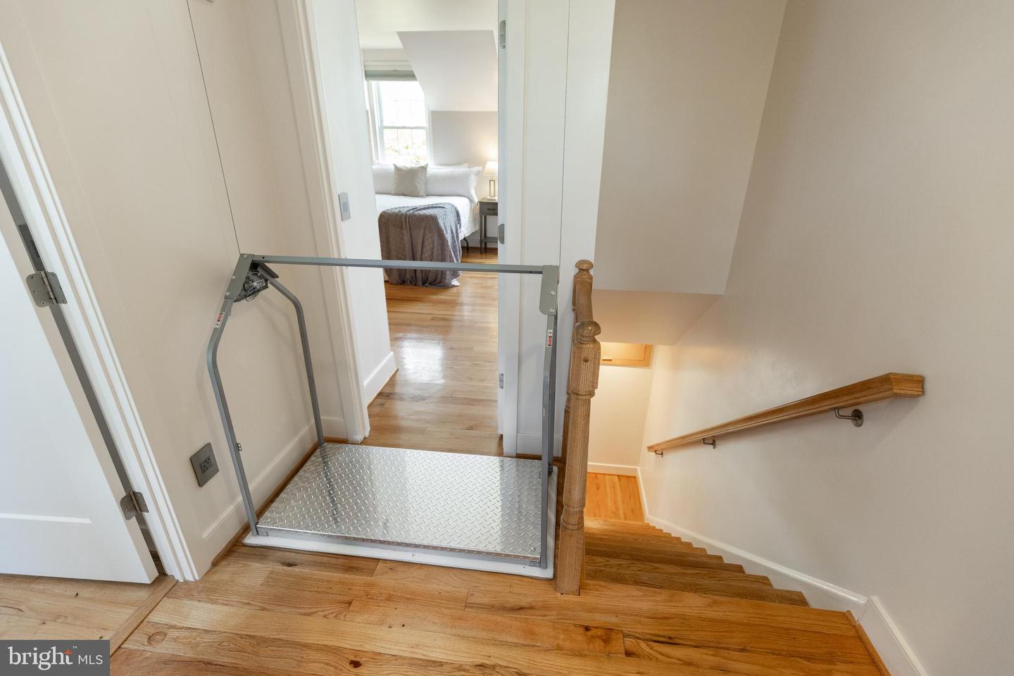 4427 36TH ST S, ARLINGTON, Virginia 22206, 2 Bedrooms Bedrooms, ,2 BathroomsBathrooms,Residential,For sale,4427 36TH ST S,VAAR2061722 MLS # VAAR2061722