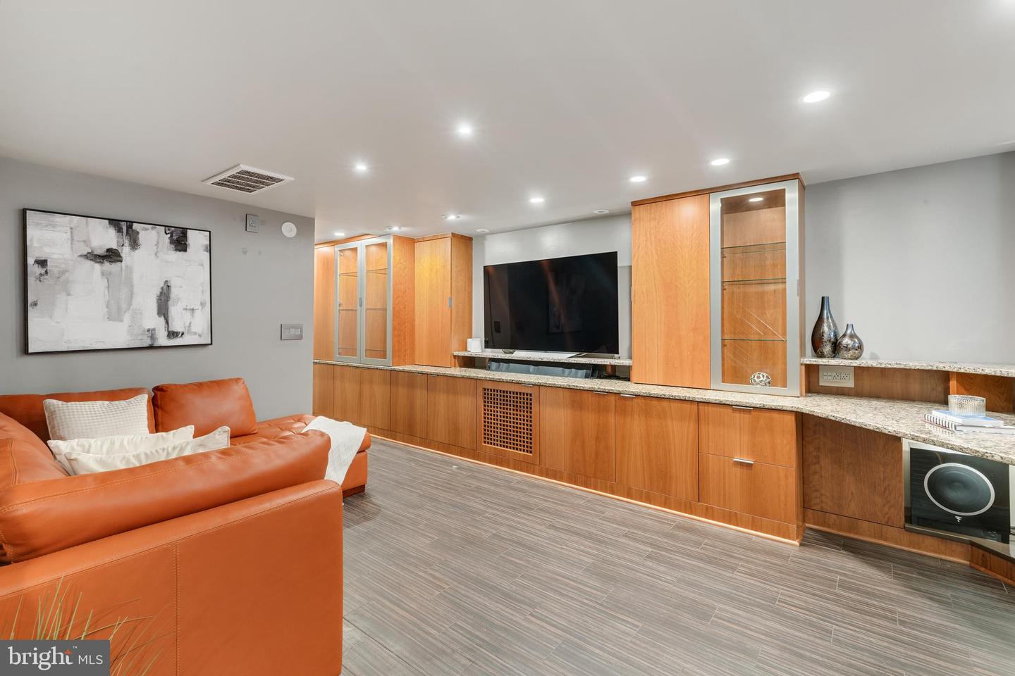 4427 36TH ST S, ARLINGTON, Virginia 22206, 2 Bedrooms Bedrooms, ,2 BathroomsBathrooms,Residential,For sale,4427 36TH ST S,VAAR2061722 MLS # VAAR2061722