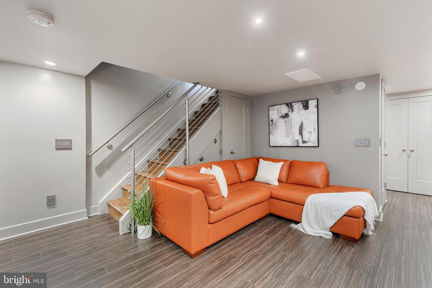 4427 36TH ST S, ARLINGTON, Virginia 22206, 2 Bedrooms Bedrooms, ,2 BathroomsBathrooms,Residential,For sale,4427 36TH ST S,VAAR2061722 MLS # VAAR2061722