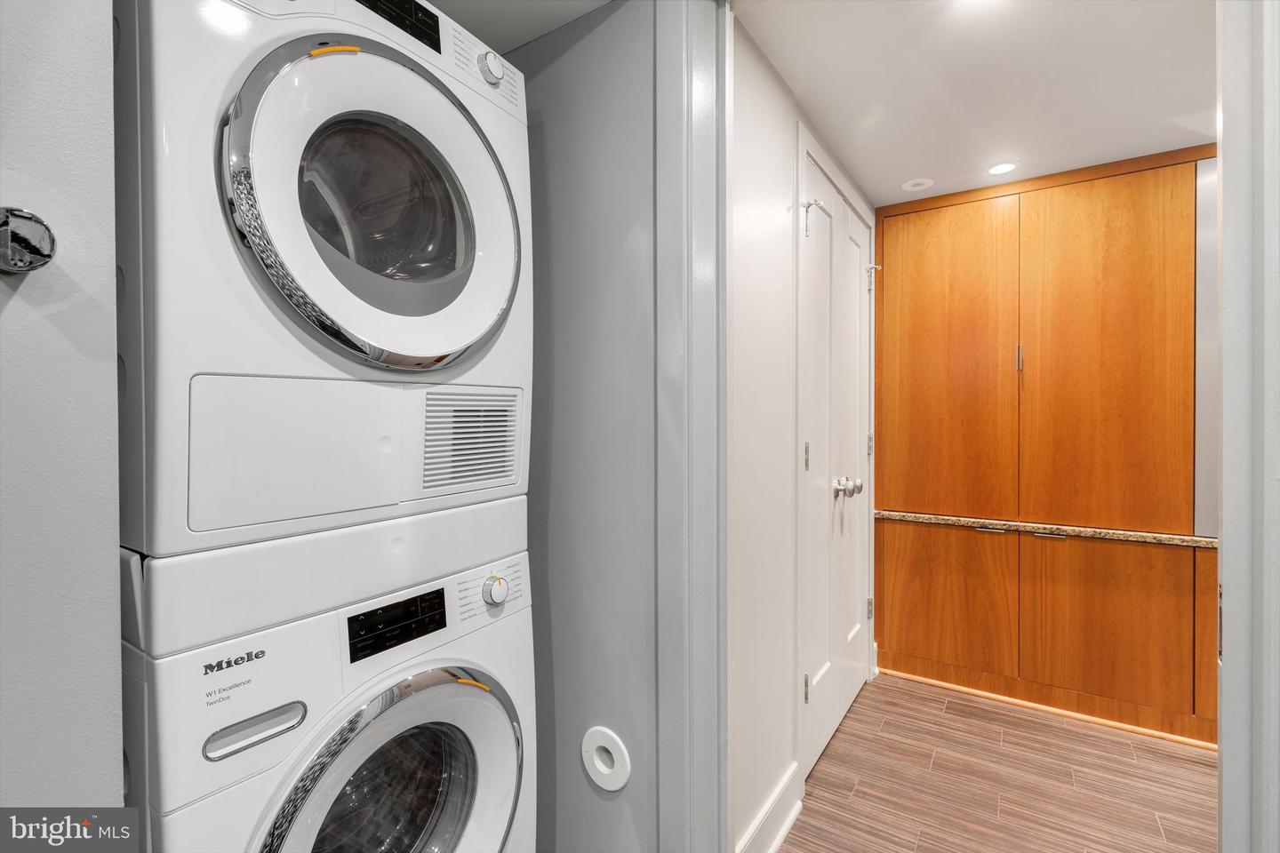 4427 36TH ST S, ARLINGTON, Virginia 22206, 2 Bedrooms Bedrooms, ,2 BathroomsBathrooms,Residential,For sale,4427 36TH ST S,VAAR2061722 MLS # VAAR2061722