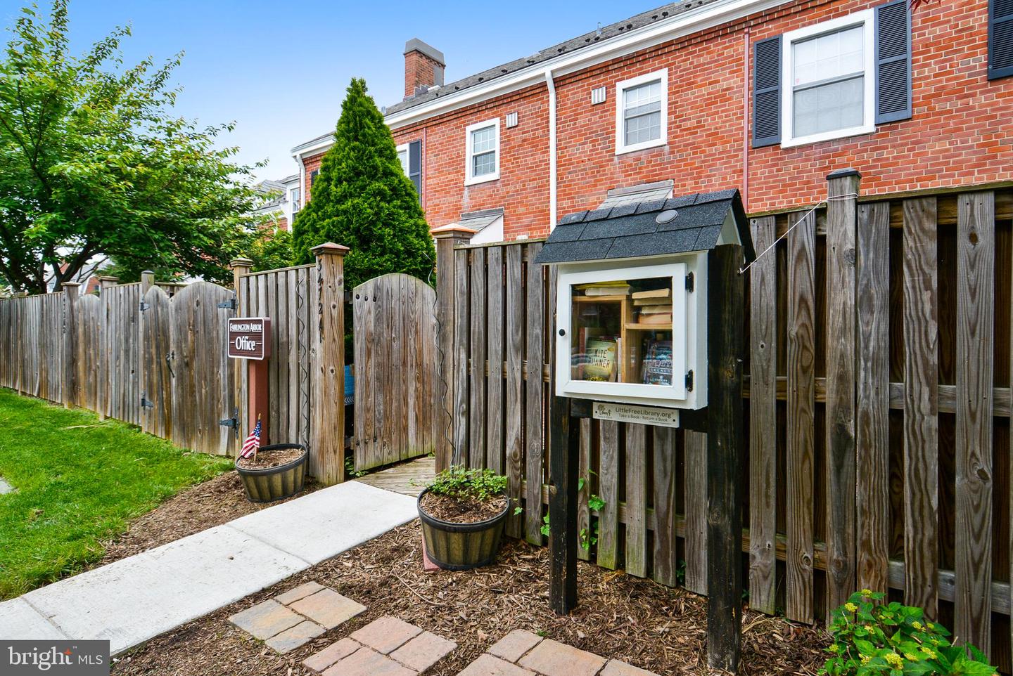 4427 36TH ST S, ARLINGTON, Virginia 22206, 2 Bedrooms Bedrooms, ,2 BathroomsBathrooms,Residential,For sale,4427 36TH ST S,VAAR2061722 MLS # VAAR2061722