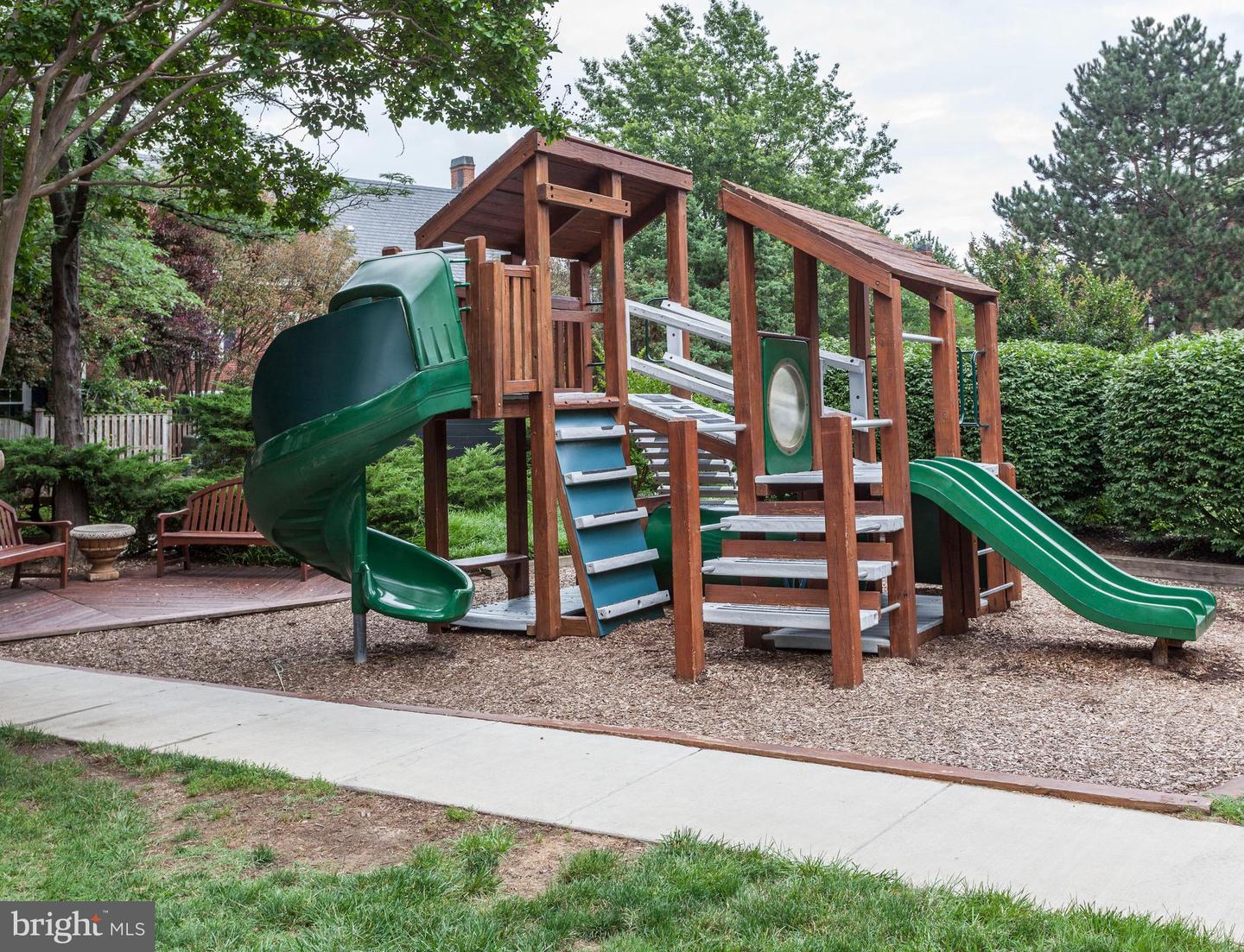 4427 36TH ST S, ARLINGTON, Virginia 22206, 2 Bedrooms Bedrooms, ,2 BathroomsBathrooms,Residential,For sale,4427 36TH ST S,VAAR2061722 MLS # VAAR2061722