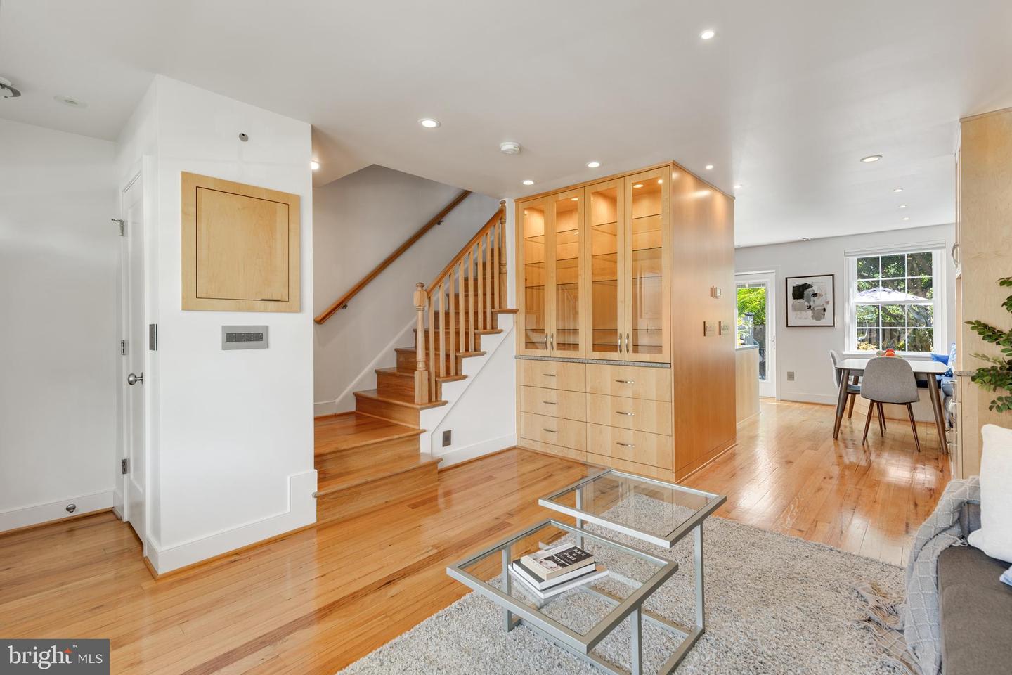 4427 36TH ST S, ARLINGTON, Virginia 22206, 2 Bedrooms Bedrooms, ,2 BathroomsBathrooms,Residential,For sale,4427 36TH ST S,VAAR2061722 MLS # VAAR2061722