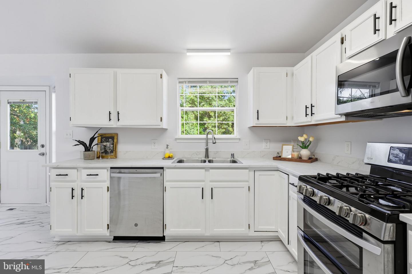 8 BROWN CIR, FREDERICKSBURG, Virginia 22405, 5 Bedrooms Bedrooms, ,3 BathroomsBathrooms,Residential,For sale,8 BROWN CIR,VAST2041482 MLS # VAST2041482