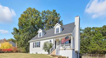 8 BROWN CIR, FREDERICKSBURG, Virginia 22405, 5 Bedrooms Bedrooms, ,3 BathroomsBathrooms,Residential,For sale,8 BROWN CIR,VAST2041482 MLS # VAST2041482