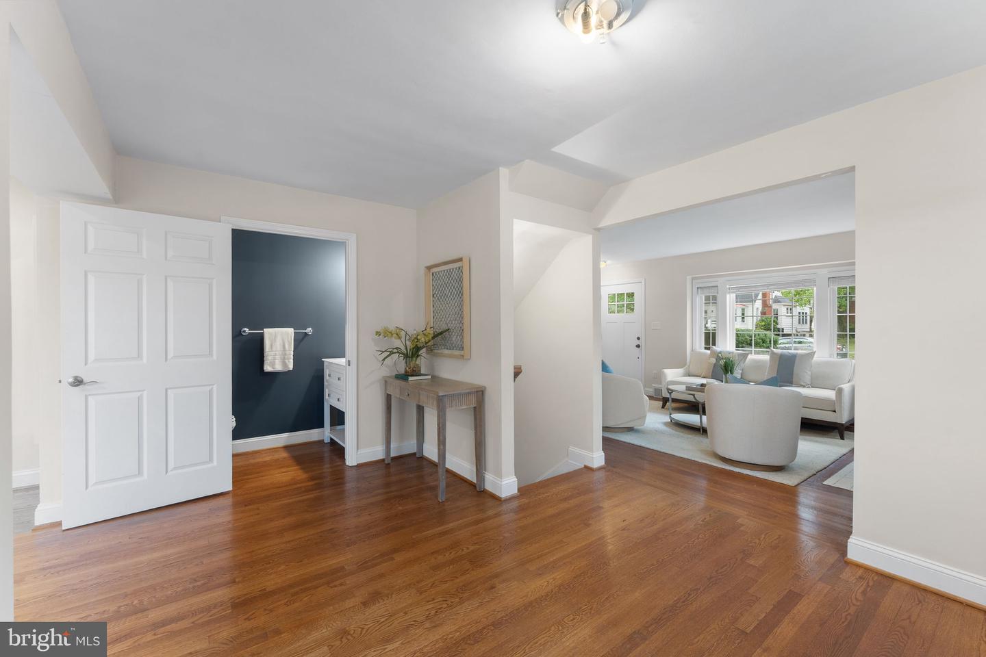 2915 MEADOW LN, FALLS CHURCH, Virginia 22042, 5 Bedrooms Bedrooms, ,3 BathroomsBathrooms,Residential,For sale,2915 MEADOW LN,VAFX2261698 MLS # VAFX2261698