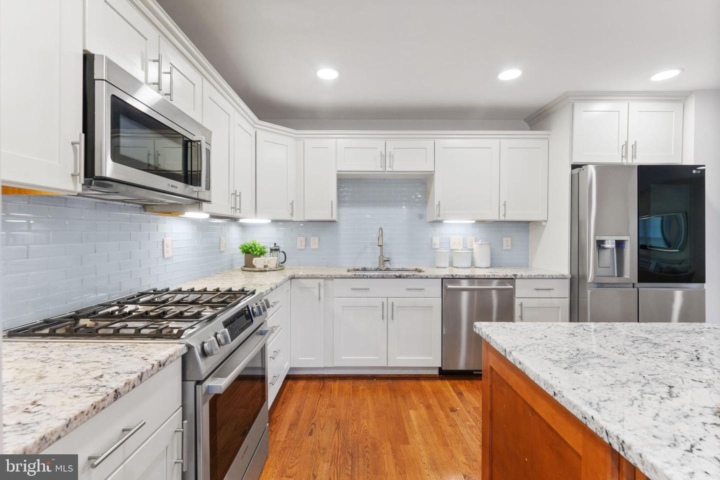 2915 MEADOW LN, FALLS CHURCH, Virginia 22042, 5 Bedrooms Bedrooms, ,3 BathroomsBathrooms,Residential,For sale,2915 MEADOW LN,VAFX2261698 MLS # VAFX2261698