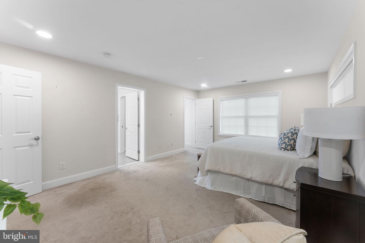 2915 MEADOW LN, FALLS CHURCH, Virginia 22042, 5 Bedrooms Bedrooms, ,3 BathroomsBathrooms,Residential,For sale,2915 MEADOW LN,VAFX2261698 MLS # VAFX2261698