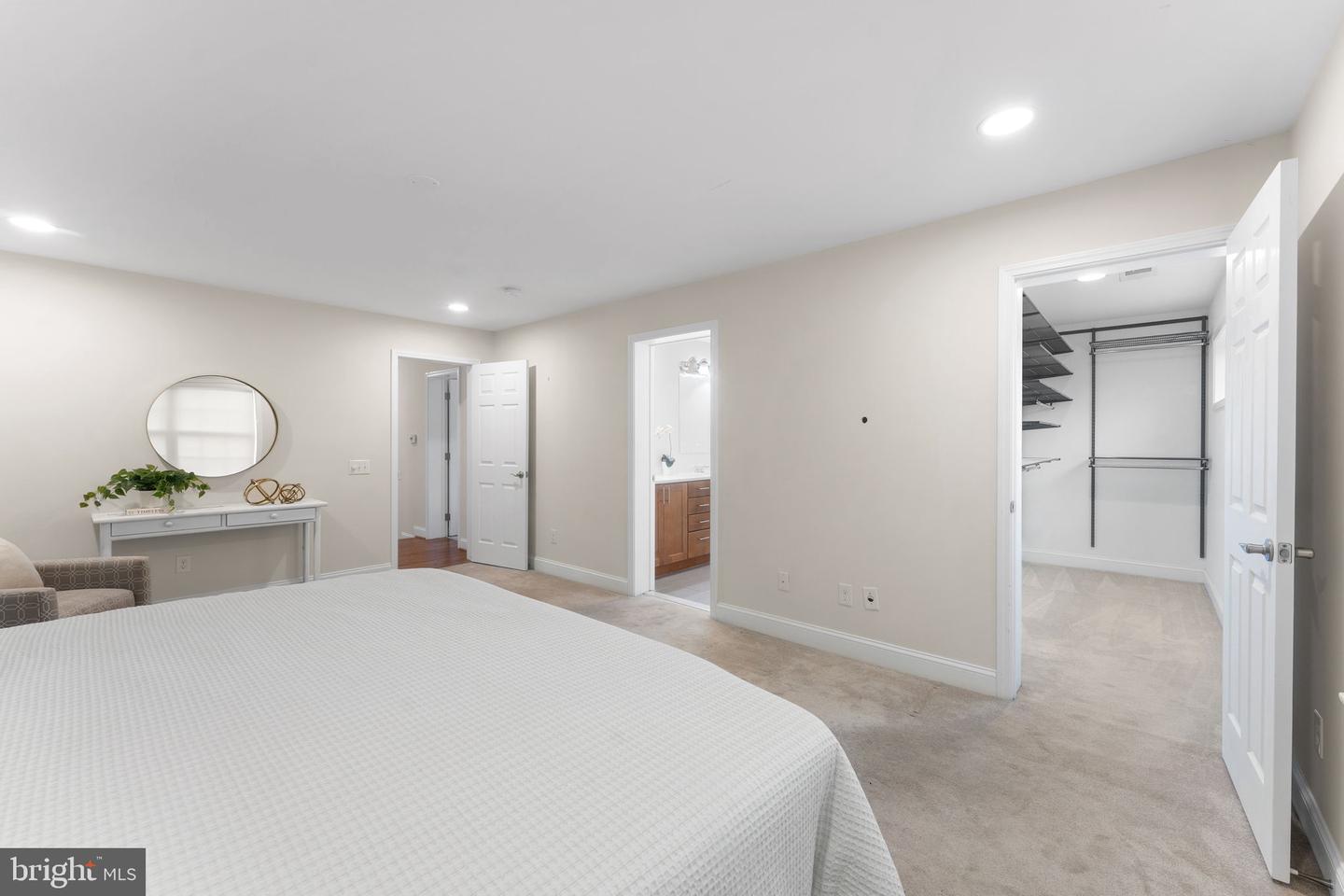 2915 MEADOW LN, FALLS CHURCH, Virginia 22042, 5 Bedrooms Bedrooms, ,3 BathroomsBathrooms,Residential,For sale,2915 MEADOW LN,VAFX2261698 MLS # VAFX2261698