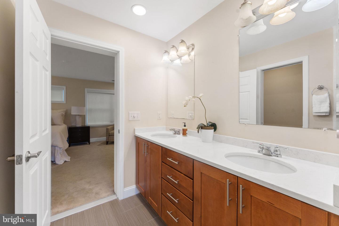 2915 MEADOW LN, FALLS CHURCH, Virginia 22042, 5 Bedrooms Bedrooms, ,3 BathroomsBathrooms,Residential,For sale,2915 MEADOW LN,VAFX2261698 MLS # VAFX2261698
