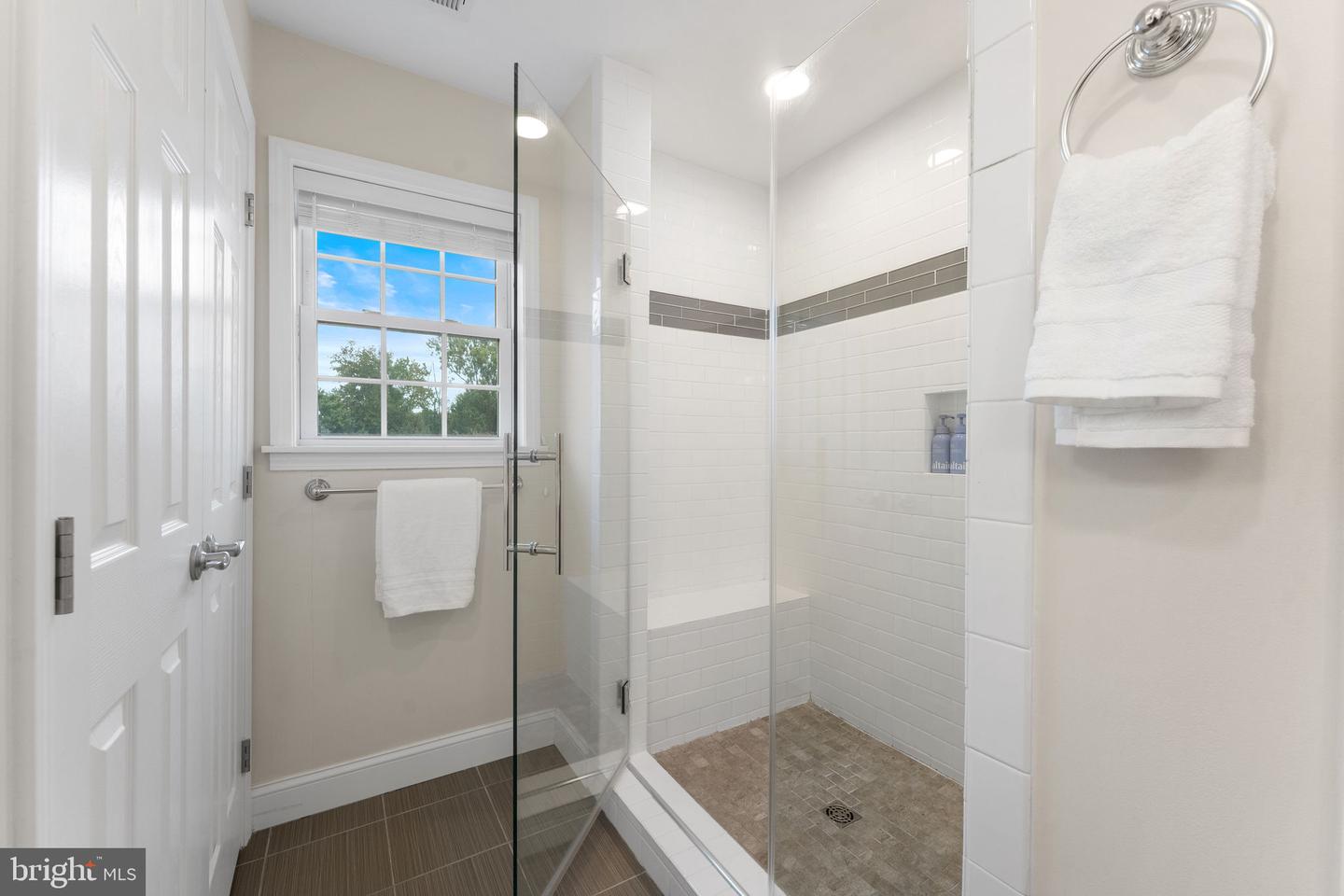 2915 MEADOW LN, FALLS CHURCH, Virginia 22042, 5 Bedrooms Bedrooms, ,3 BathroomsBathrooms,Residential,For sale,2915 MEADOW LN,VAFX2261698 MLS # VAFX2261698