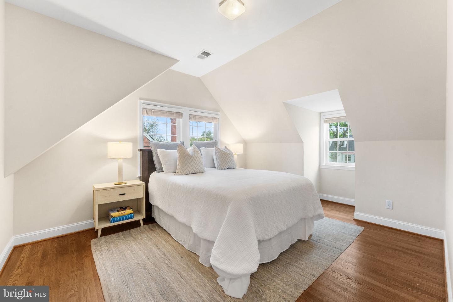 2915 MEADOW LN, FALLS CHURCH, Virginia 22042, 5 Bedrooms Bedrooms, ,3 BathroomsBathrooms,Residential,For sale,2915 MEADOW LN,VAFX2261698 MLS # VAFX2261698