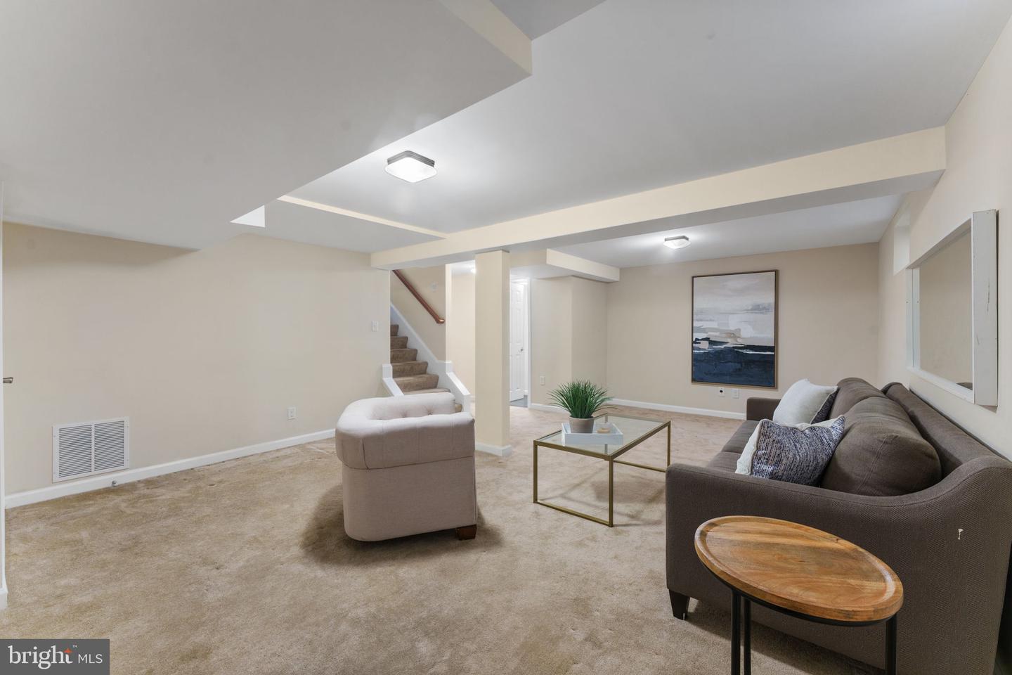 2915 MEADOW LN, FALLS CHURCH, Virginia 22042, 5 Bedrooms Bedrooms, ,3 BathroomsBathrooms,Residential,For sale,2915 MEADOW LN,VAFX2261698 MLS # VAFX2261698
