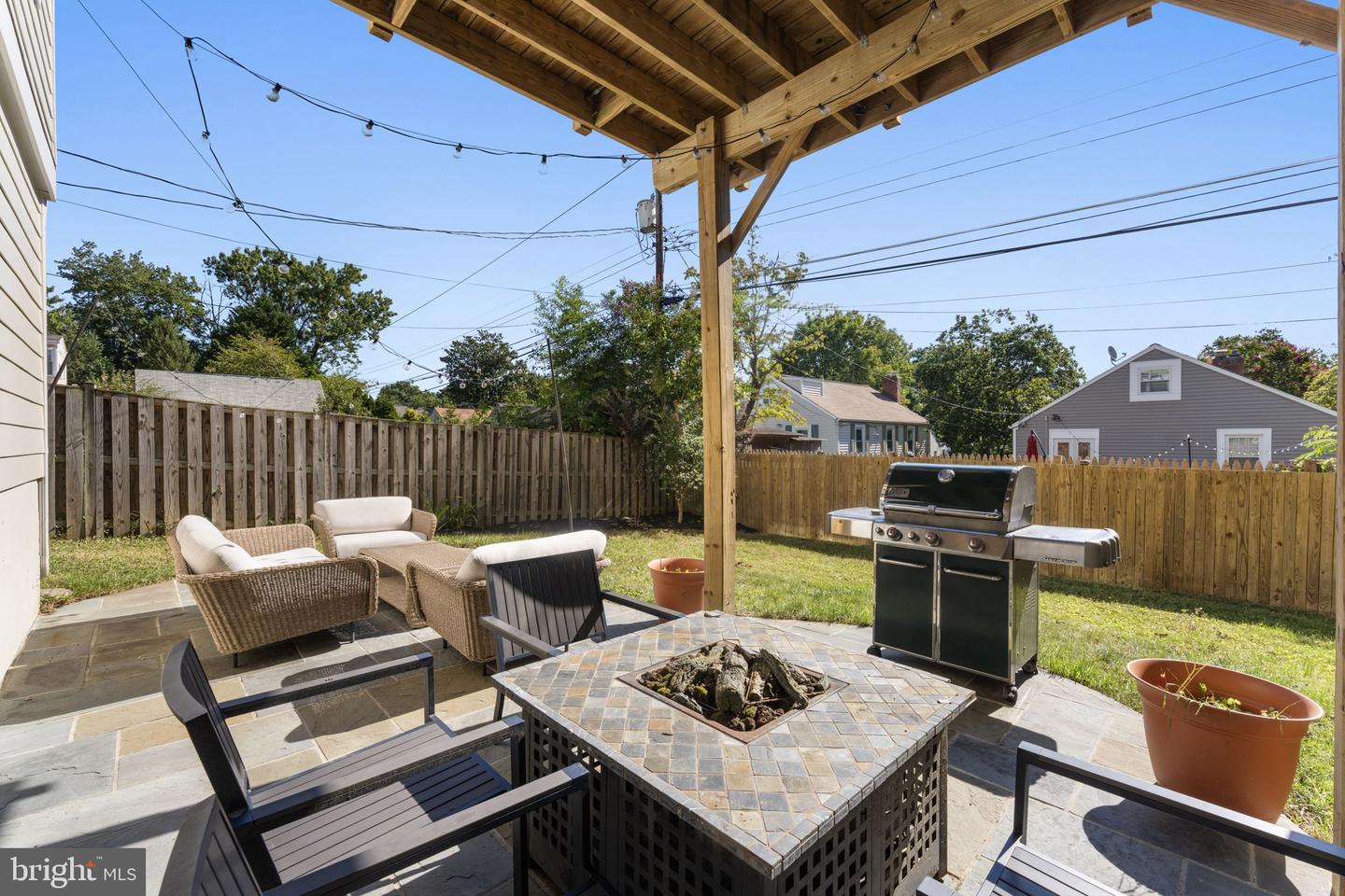2915 MEADOW LN, FALLS CHURCH, Virginia 22042, 5 Bedrooms Bedrooms, ,3 BathroomsBathrooms,Residential,For sale,2915 MEADOW LN,VAFX2261698 MLS # VAFX2261698