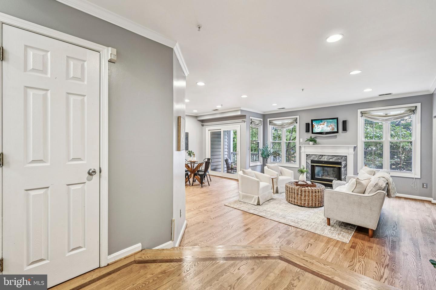 4681 LAWTON WAY #103, ALEXANDRIA, Virginia 22311, 2 Bedrooms Bedrooms, ,2 BathroomsBathrooms,Residential,For sale,4681 LAWTON WAY #103,VAAX2049222 MLS # VAAX2049222