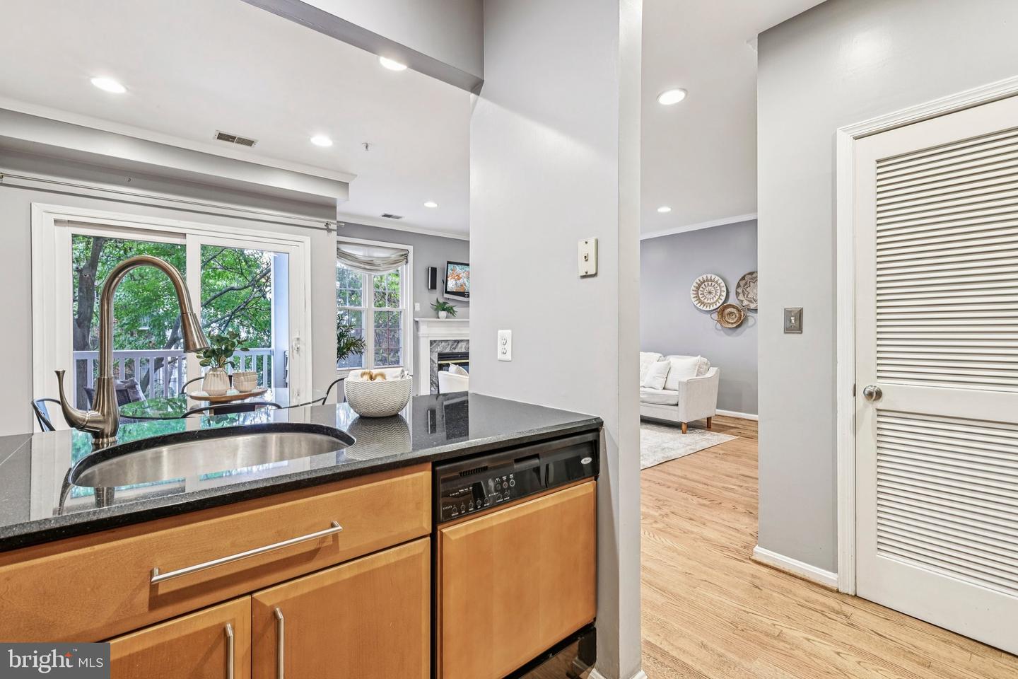 4681 LAWTON WAY #103, ALEXANDRIA, Virginia 22311, 2 Bedrooms Bedrooms, ,2 BathroomsBathrooms,Residential,For sale,4681 LAWTON WAY #103,VAAX2049222 MLS # VAAX2049222
