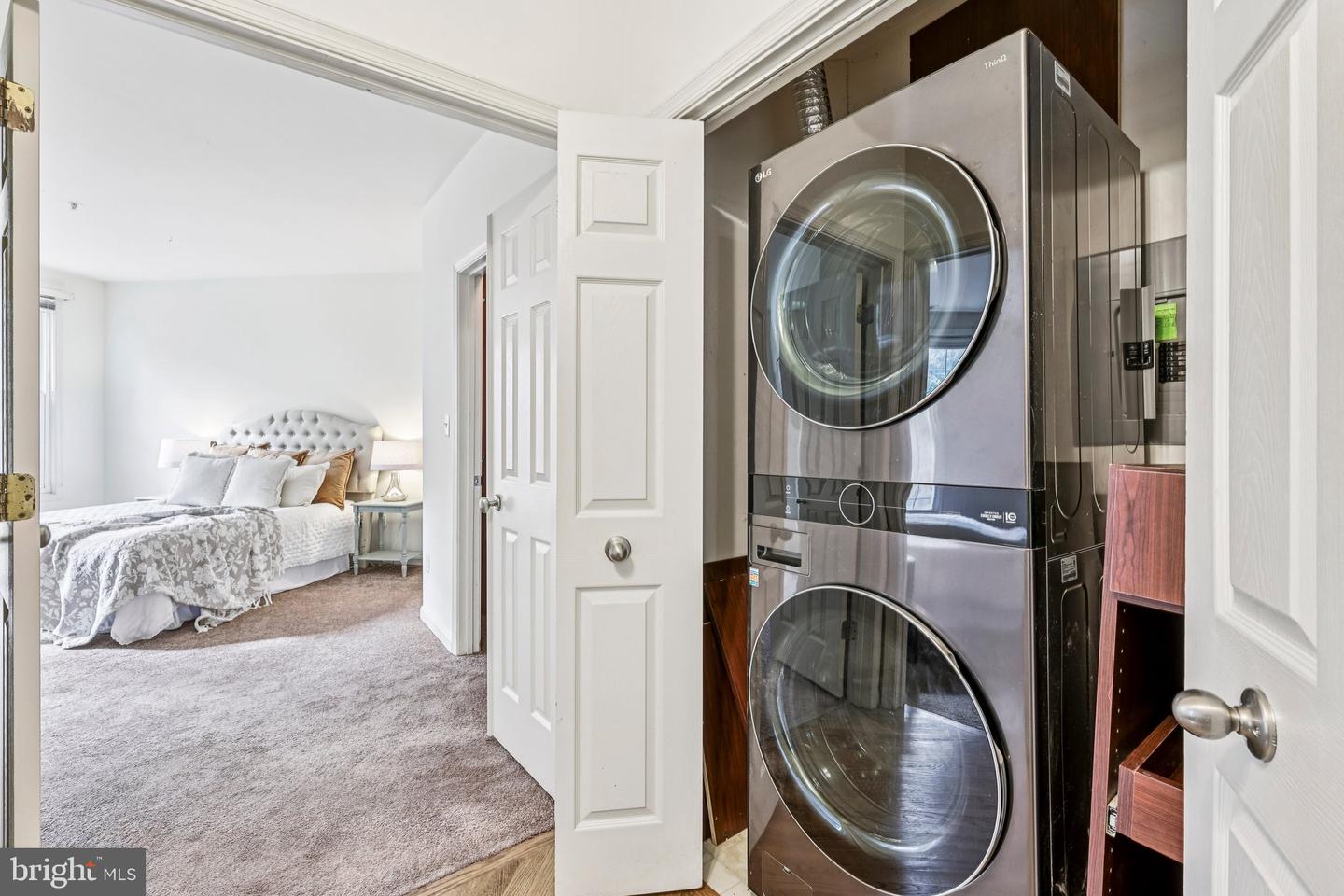 4681 LAWTON WAY #103, ALEXANDRIA, Virginia 22311, 2 Bedrooms Bedrooms, ,2 BathroomsBathrooms,Residential,For sale,4681 LAWTON WAY #103,VAAX2049222 MLS # VAAX2049222