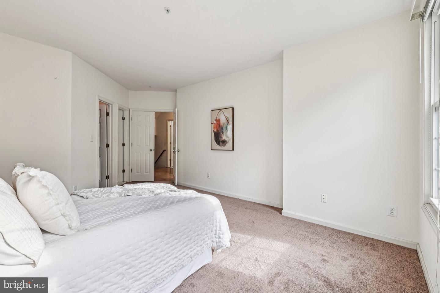 4681 LAWTON WAY #103, ALEXANDRIA, Virginia 22311, 2 Bedrooms Bedrooms, ,2 BathroomsBathrooms,Residential,For sale,4681 LAWTON WAY #103,VAAX2049222 MLS # VAAX2049222