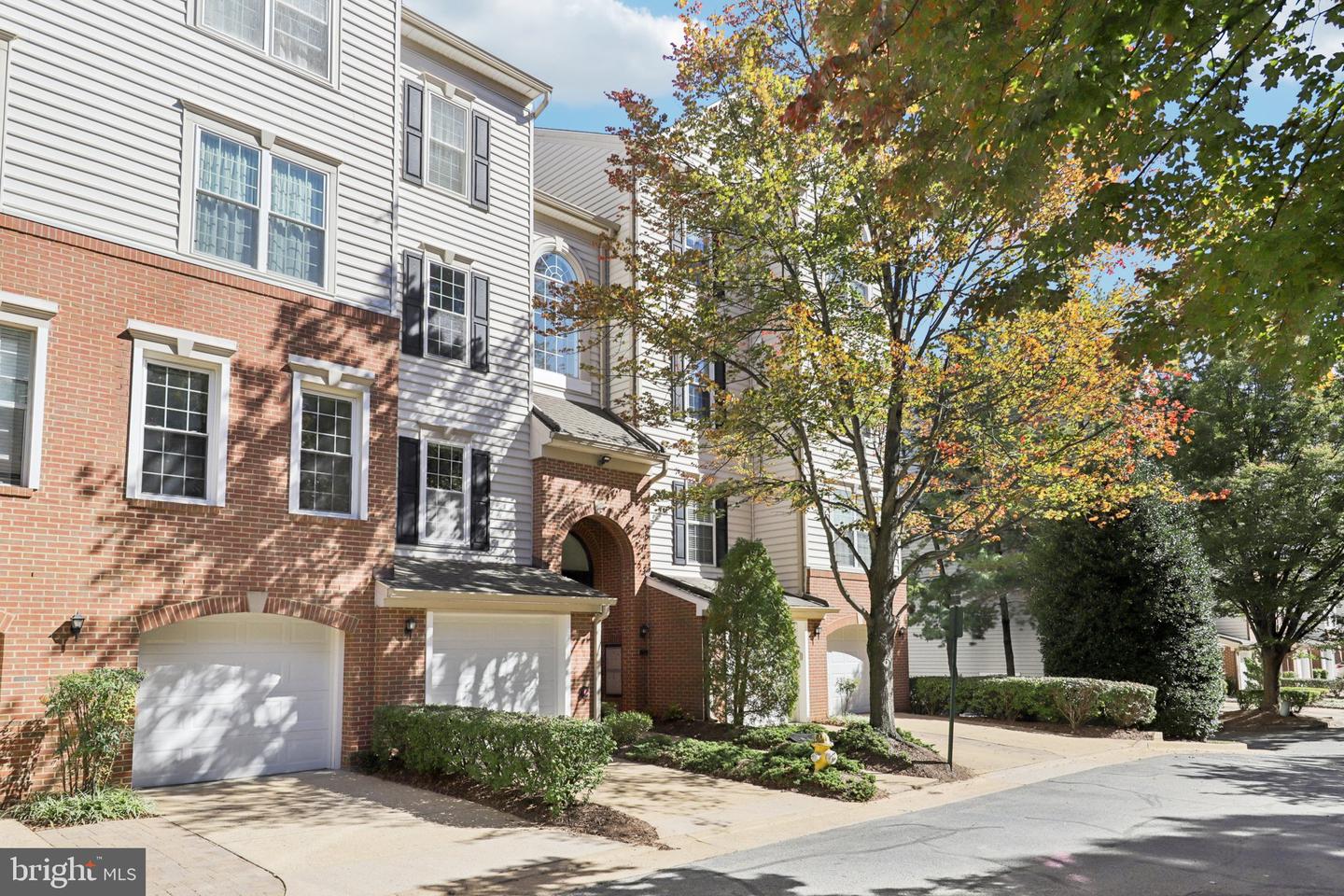 4681 LAWTON WAY #103, ALEXANDRIA, Virginia 22311, 2 Bedrooms Bedrooms, ,2 BathroomsBathrooms,Residential,For sale,4681 LAWTON WAY #103,VAAX2049222 MLS # VAAX2049222