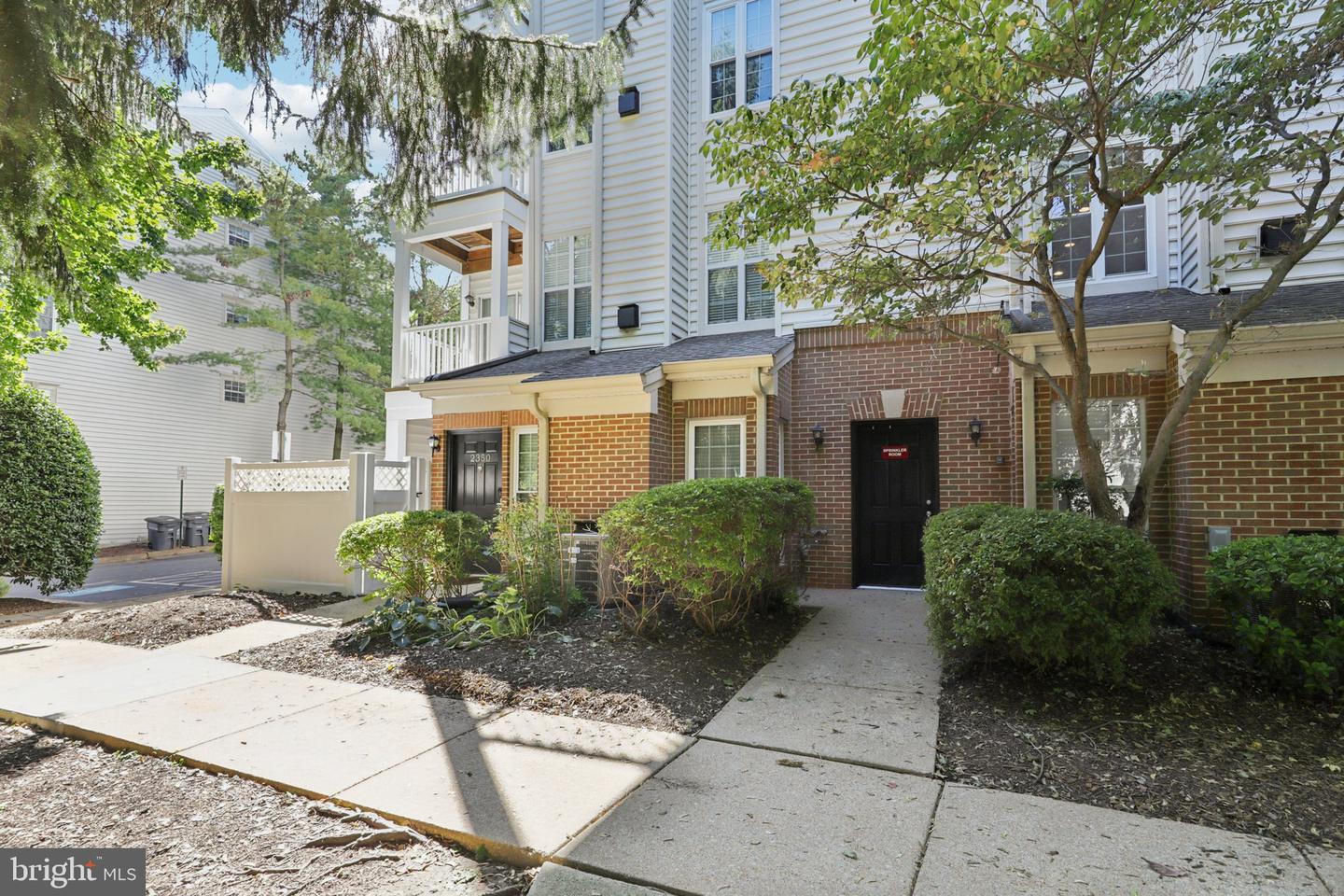 4681 LAWTON WAY #103, ALEXANDRIA, Virginia 22311, 2 Bedrooms Bedrooms, ,2 BathroomsBathrooms,Residential,For sale,4681 LAWTON WAY #103,VAAX2049222 MLS # VAAX2049222