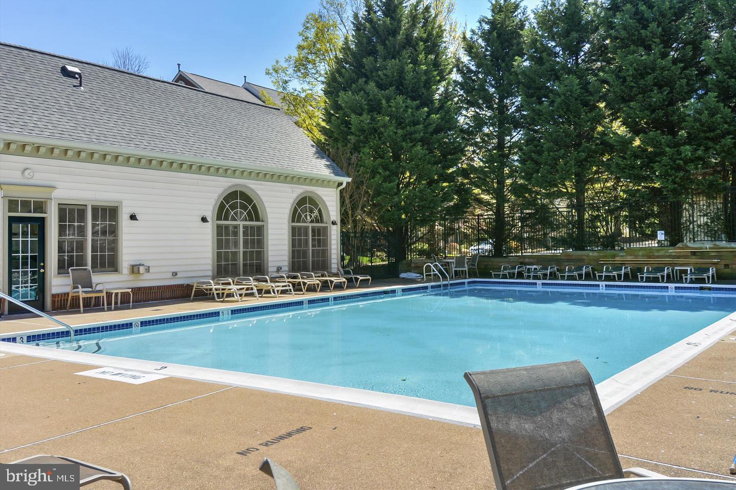 4681 LAWTON WAY #103, ALEXANDRIA, Virginia 22311, 2 Bedrooms Bedrooms, ,2 BathroomsBathrooms,Residential,For sale,4681 LAWTON WAY #103,VAAX2049222 MLS # VAAX2049222