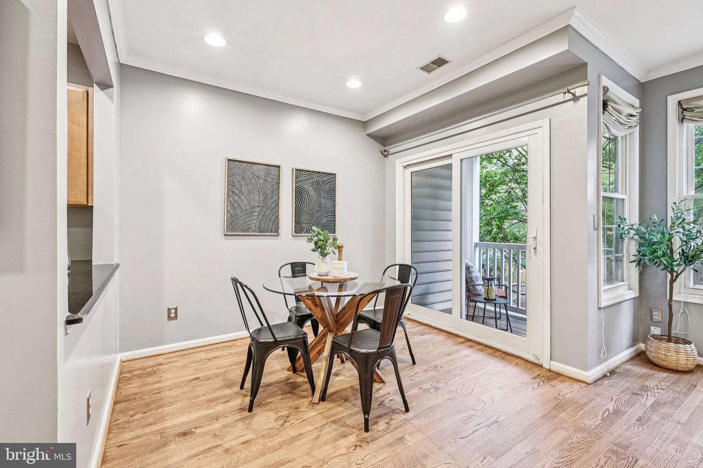 4681 LAWTON WAY #103, ALEXANDRIA, Virginia 22311, 2 Bedrooms Bedrooms, ,2 BathroomsBathrooms,Residential,For sale,4681 LAWTON WAY #103,VAAX2049222 MLS # VAAX2049222