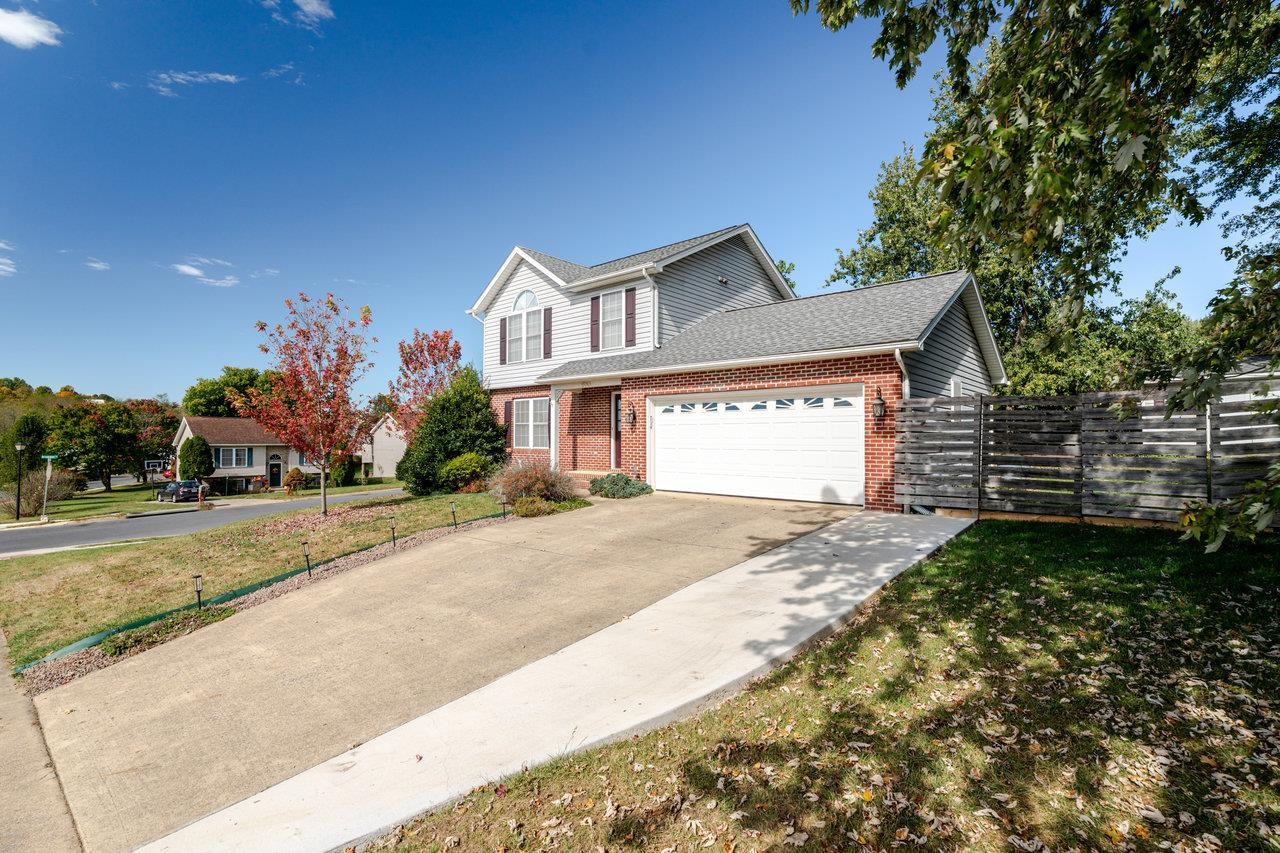 1580 SHENSTONE DR, HARRISONBURG, Virginia 22802, 3 Bedrooms Bedrooms, ,2 BathroomsBathrooms,Residential,1580 SHENSTONE DR,670153 MLS # 670153