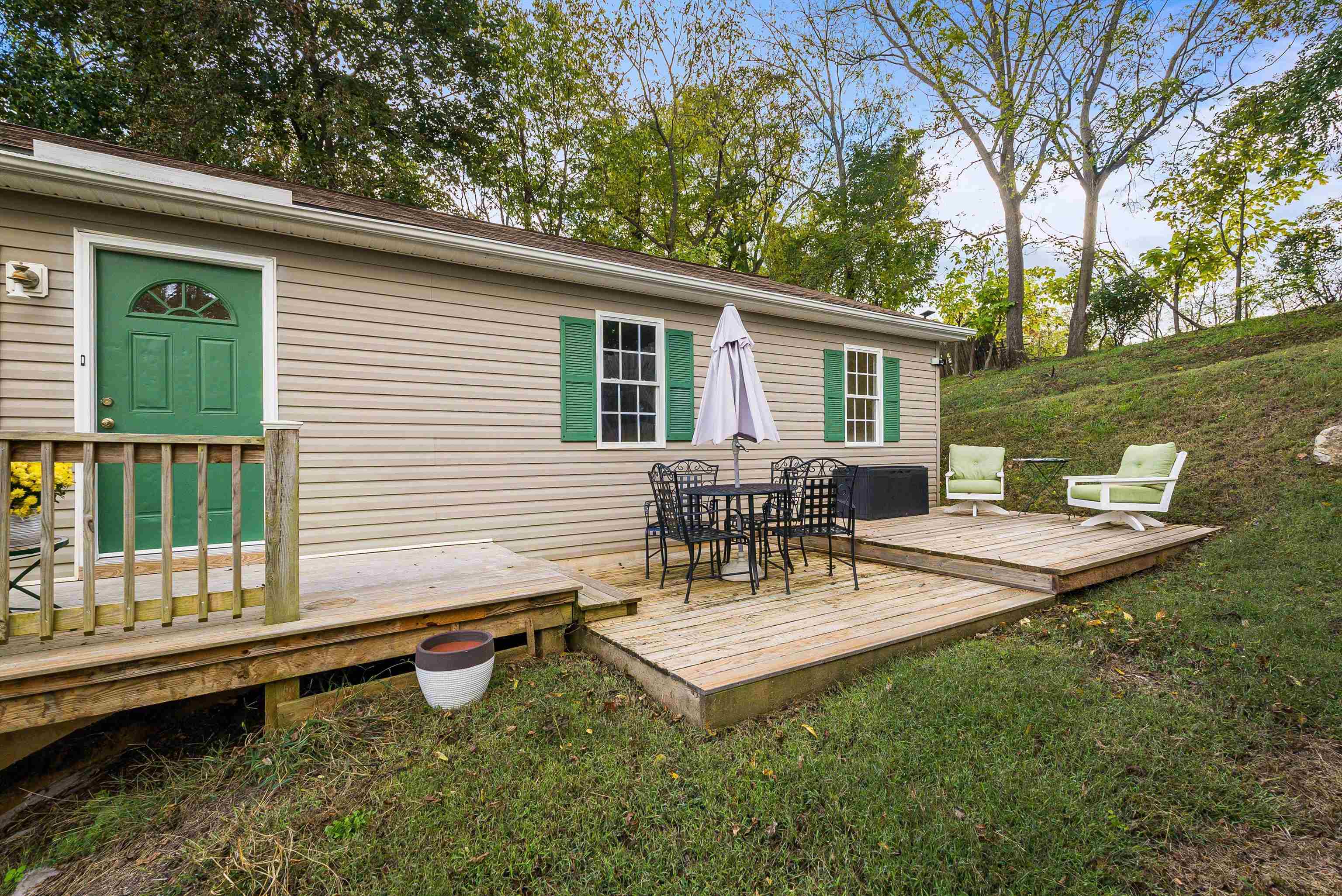 100 OLIVE ST, STAUNTON, Virginia 24401, 3 Bedrooms Bedrooms, ,2 BathroomsBathrooms,Residential,100 OLIVE ST,670155 MLS # 670155
