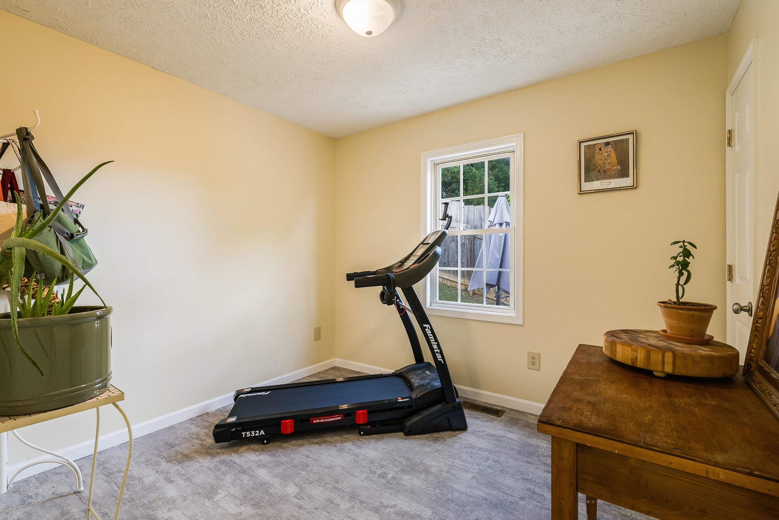 100 OLIVE ST, STAUNTON, Virginia 24401, 3 Bedrooms Bedrooms, ,2 BathroomsBathrooms,Residential,100 OLIVE ST,670155 MLS # 670155