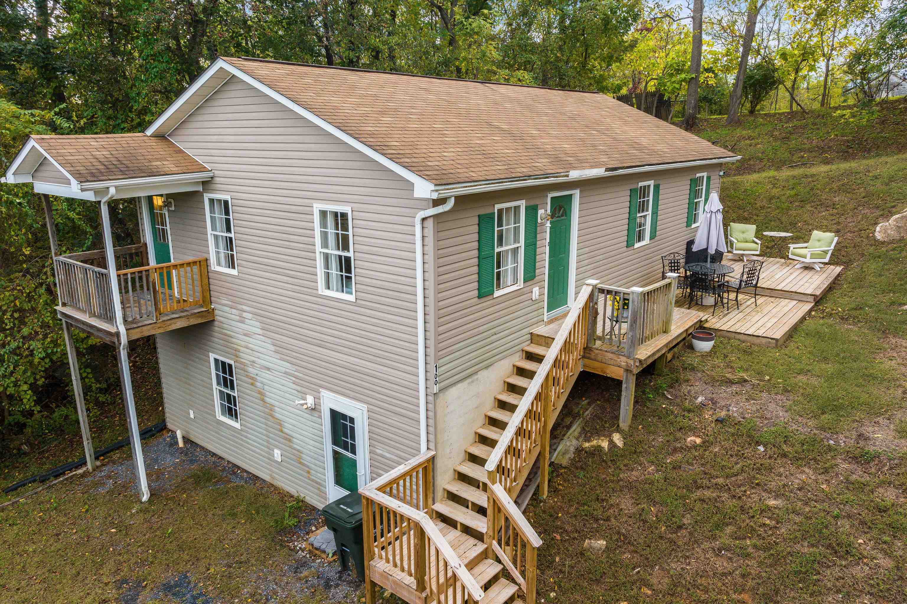 100 OLIVE ST, STAUNTON, Virginia 24401, 3 Bedrooms Bedrooms, ,2 BathroomsBathrooms,Residential,100 OLIVE ST,670155 MLS # 670155
