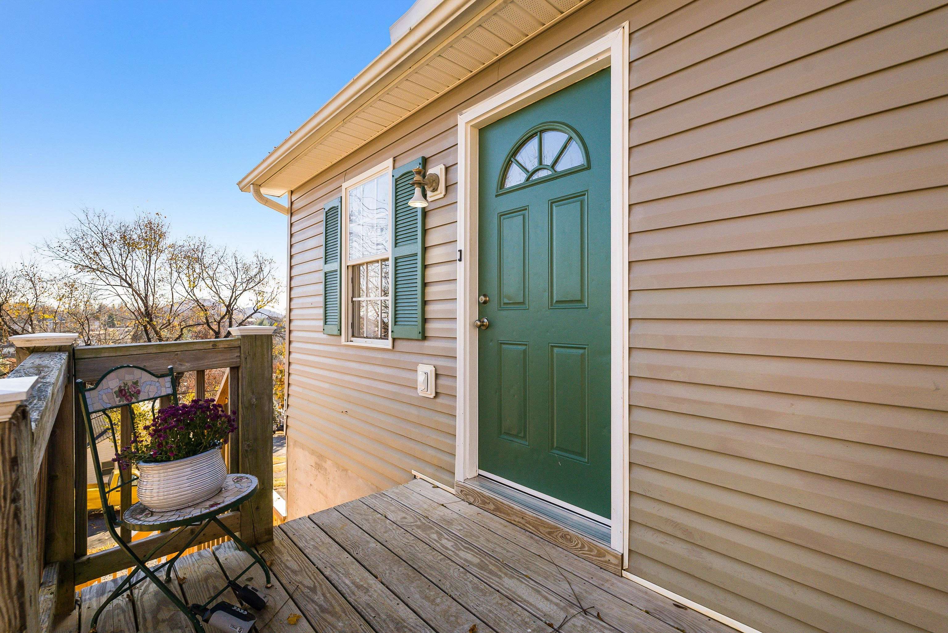 100 OLIVE ST, STAUNTON, Virginia 24401, 3 Bedrooms Bedrooms, ,2 BathroomsBathrooms,Residential,100 OLIVE ST,670155 MLS # 670155 100 OLIVE ST, STAUNTON, Virginia 24401, 3 Bedrooms Bedrooms, ,2 BathroomsBathrooms,Residential,100 OLIVE ST,670155 MLS # 670155