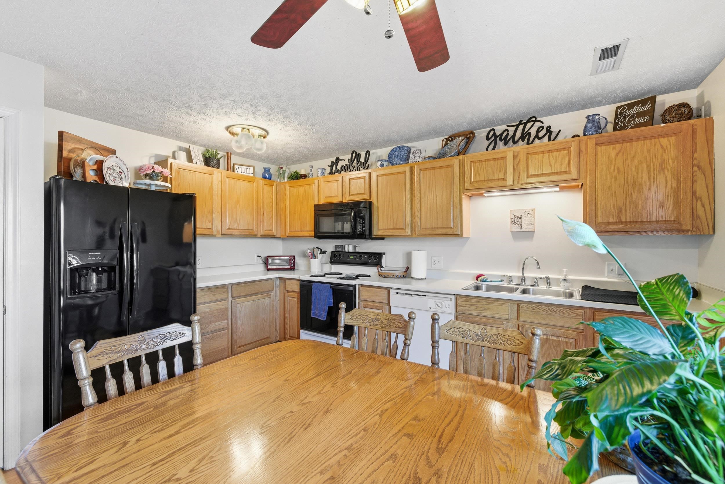 213 EMERSON LN, HARRISONBURG, Virginia 22802, 3 Bedrooms Bedrooms, ,2 BathroomsBathrooms,Residential,213 EMERSON LN,670157 MLS # 670157