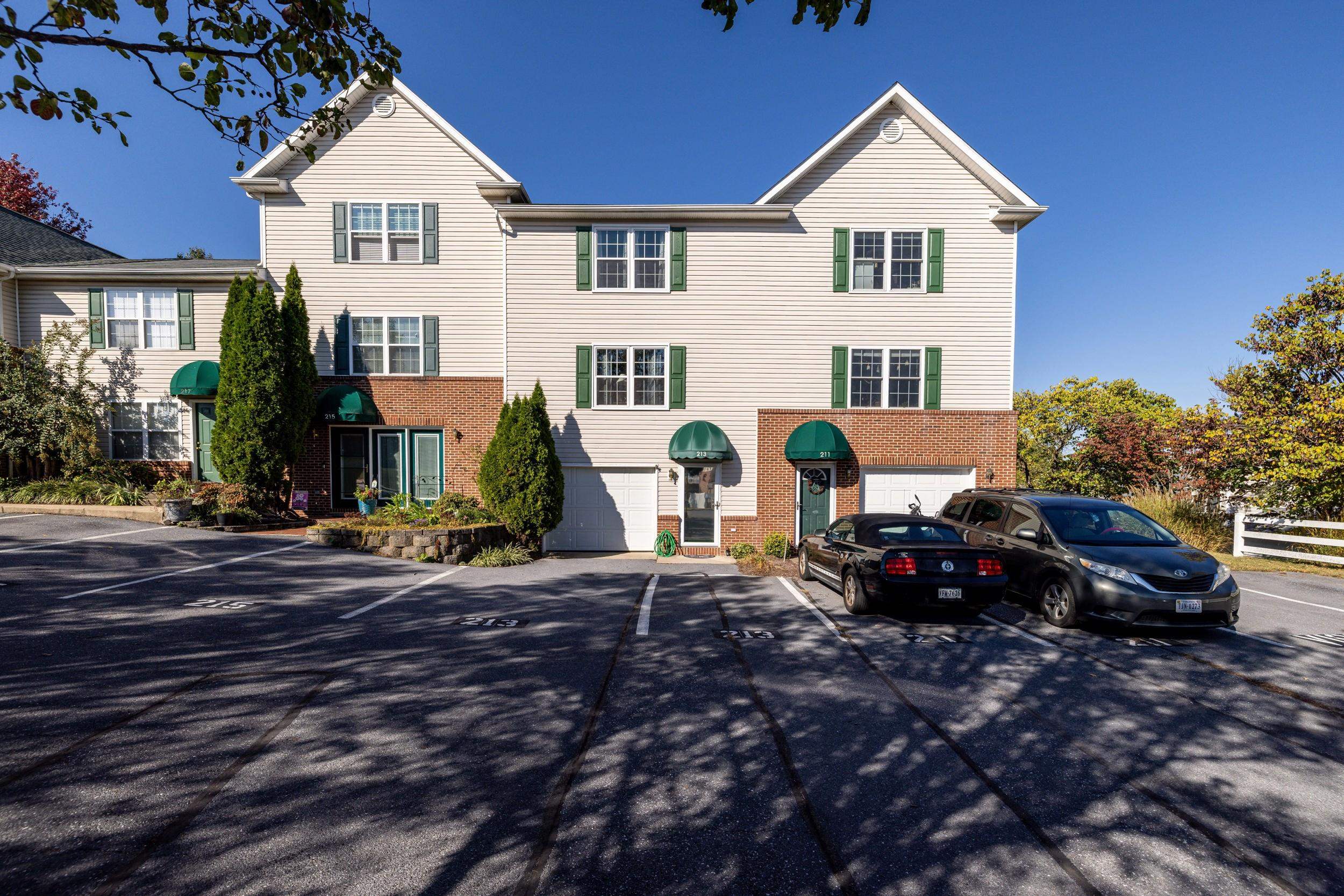 213 EMERSON LN, HARRISONBURG, Virginia 22802, 3 Bedrooms Bedrooms, ,2 BathroomsBathrooms,Residential,213 EMERSON LN,670157 MLS # 670157